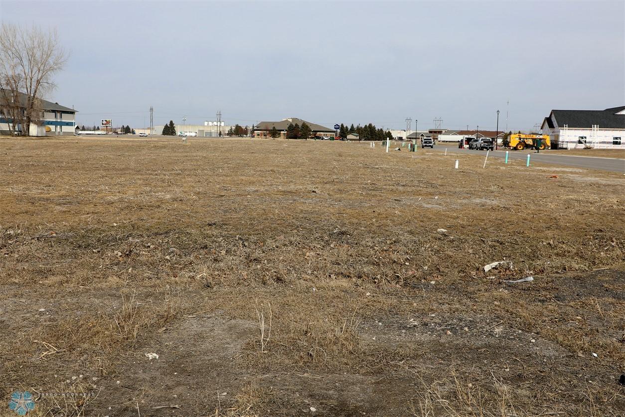 land for sale at 1736 MAGNOLIA Court in Wahpeton, ND (photo 5 of 5)