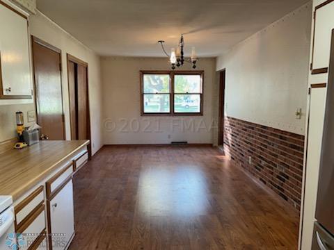 1968 single family home for sale at 802 11TH Avenue N in Moorhead, MN — 4 bed, 2 bath (photo 12 of 32)