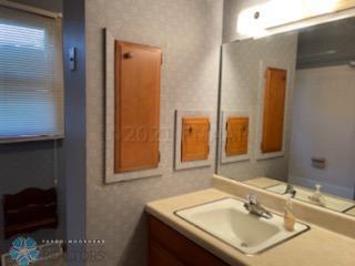 1968 single family home for sale at 802 11TH Avenue N in Moorhead, MN — 4 bed, 2 bath (photo 16 of 32)