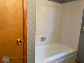 1968 single family home for sale at 802 11TH Avenue N in Moorhead, MN — 4 bed, 2 bath (photo 17 of 32)
