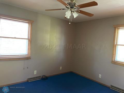 1968 single family home for sale at 802 11TH Avenue N in Moorhead, MN — 4 bed, 2 bath (photo 23 of 32)