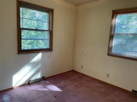 1968 single family home for sale at 802 11TH Avenue N in Moorhead, MN — 4 bed, 2 bath (photo 25 of 32)
