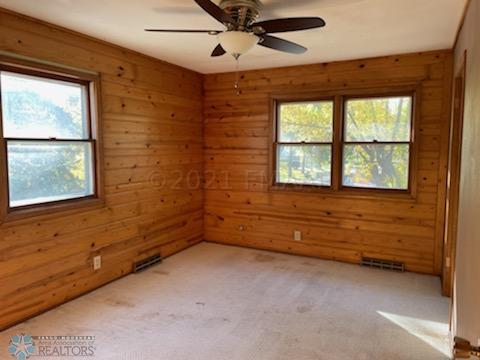 1968 single family home for sale at 802 11TH Avenue N in Moorhead, MN — 4 bed, 2 bath (photo 27 of 32)
