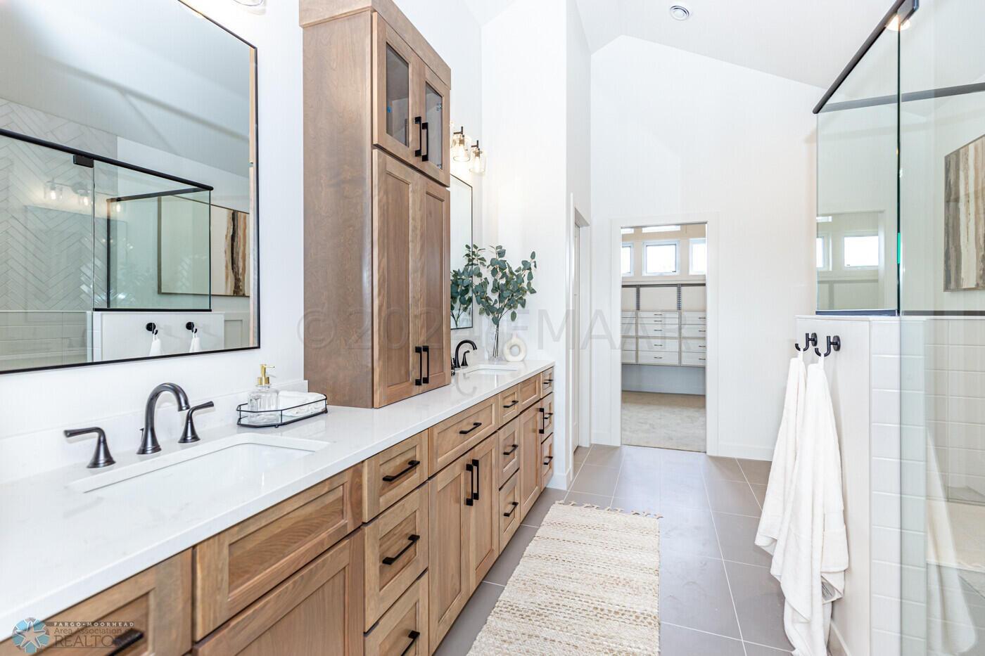 2024 townhouse for sale at 5764 31ST Street S in Fargo, ND — 4 bed, 3 bath (photo 13 of 37)