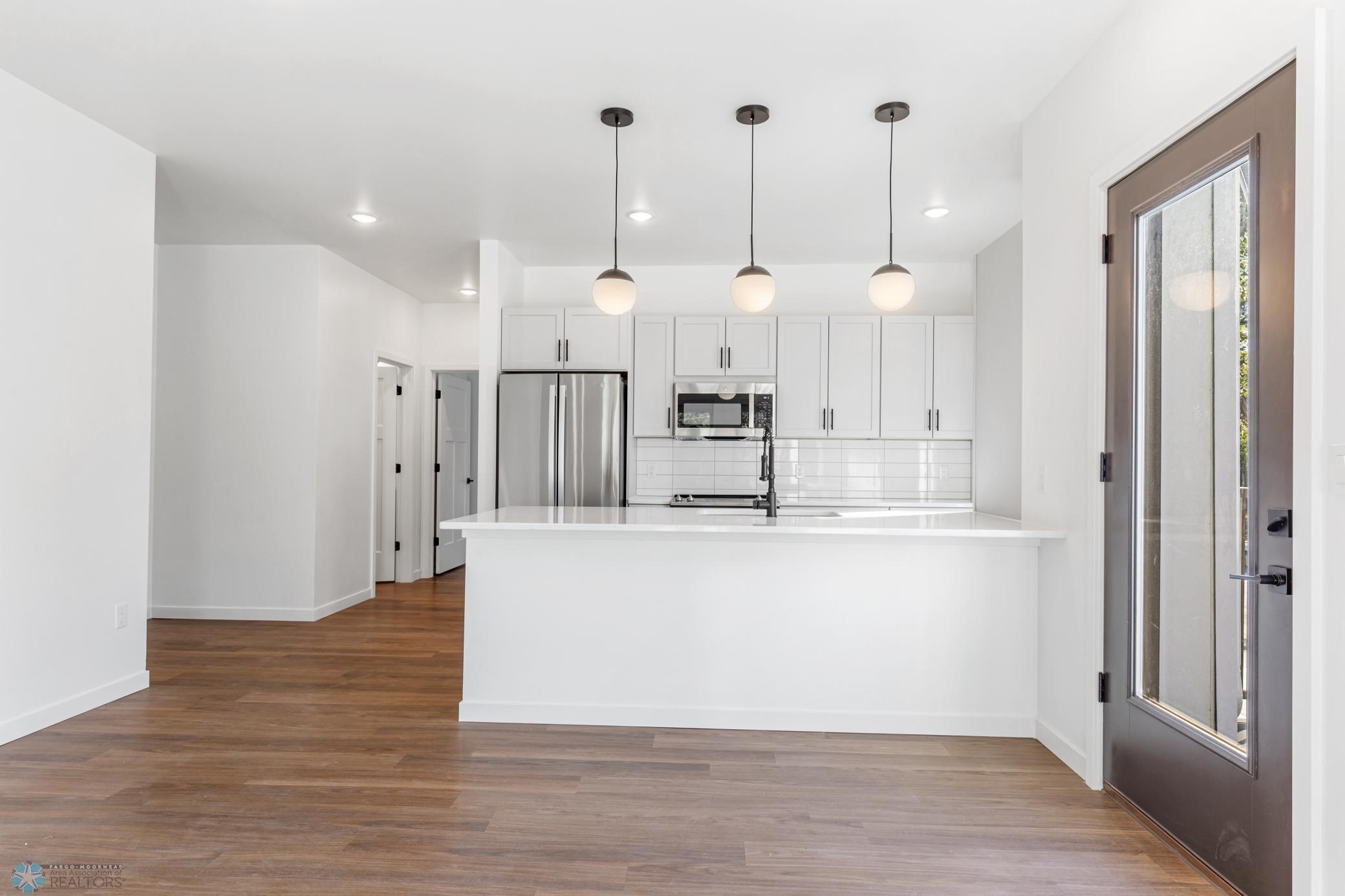 2023 townhouse for sale at 502 8th Street S, Unit 1 in Fargo, ND — 3 bed, 4 bath (photo 18 of 50)