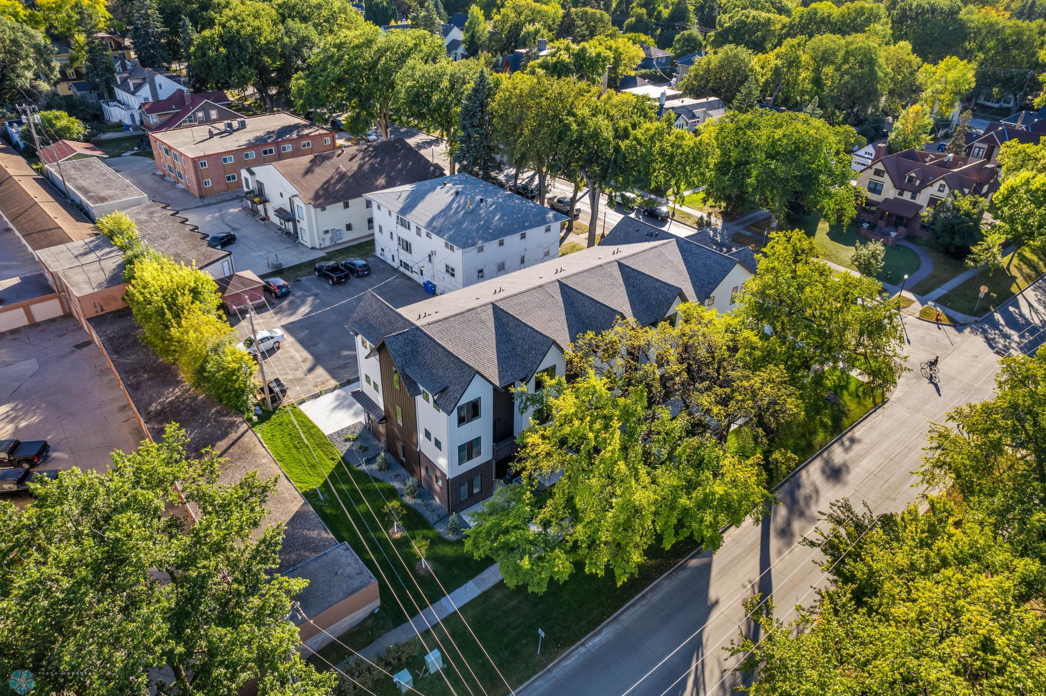 2023 townhouse for sale at 502 8th Street S, Unit 1 in Fargo, ND — 3 bed, 4 bath (photo 3 of 50)