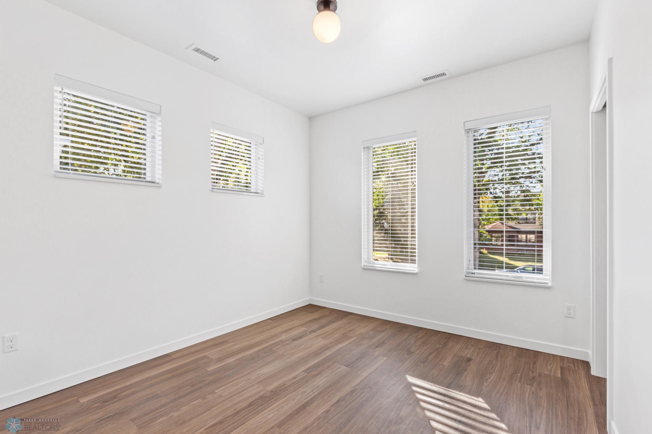 2023 townhouse for sale at 502 8th Street S, Unit 1 in Fargo, ND — 3 bed, 4 bath (photo 23 of 50)