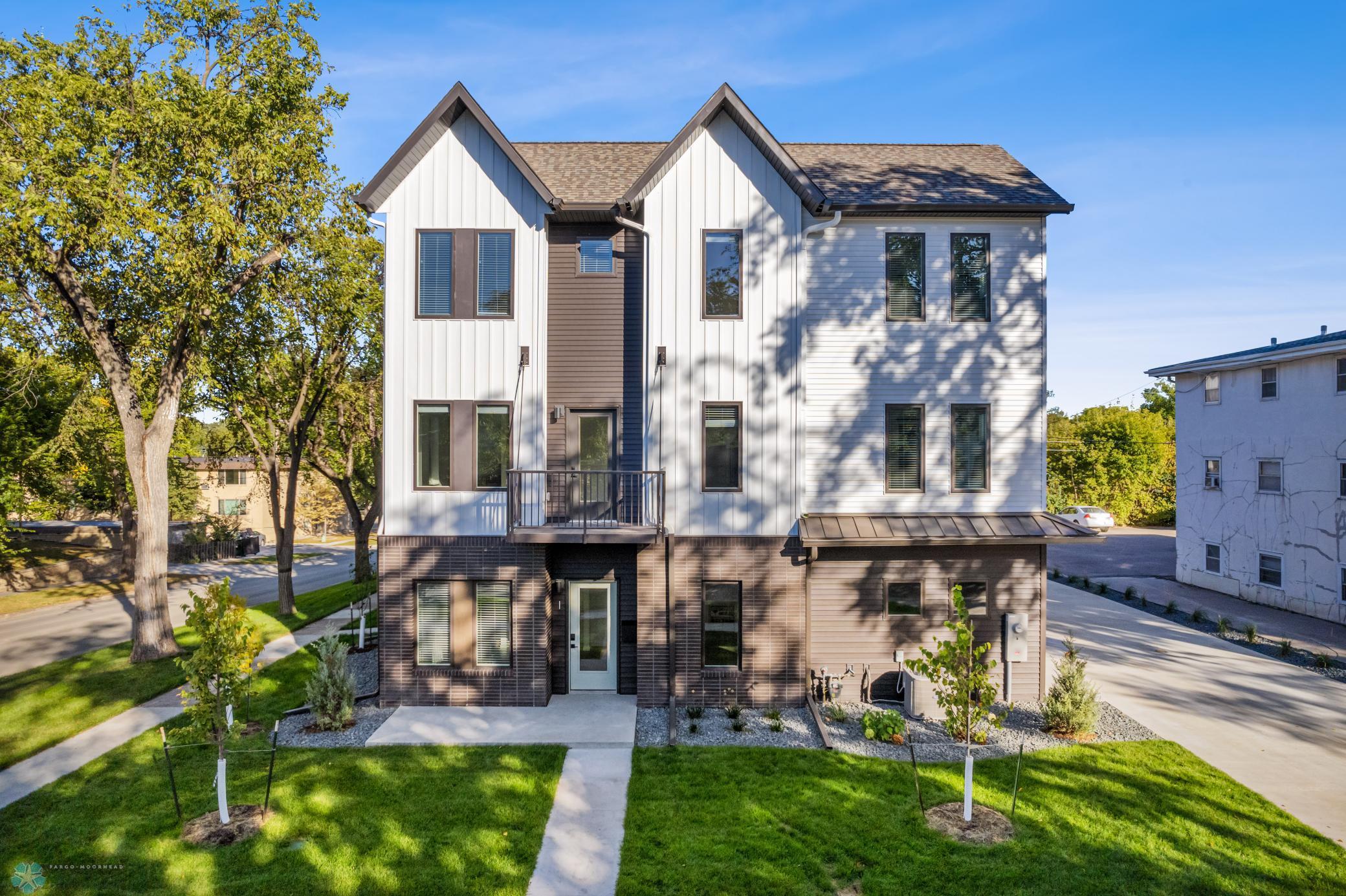 2023 townhouse for sale at 502 8th Street S, Unit 1 in Fargo, ND — 3 bed, 4 bath (photo 37 of 50)