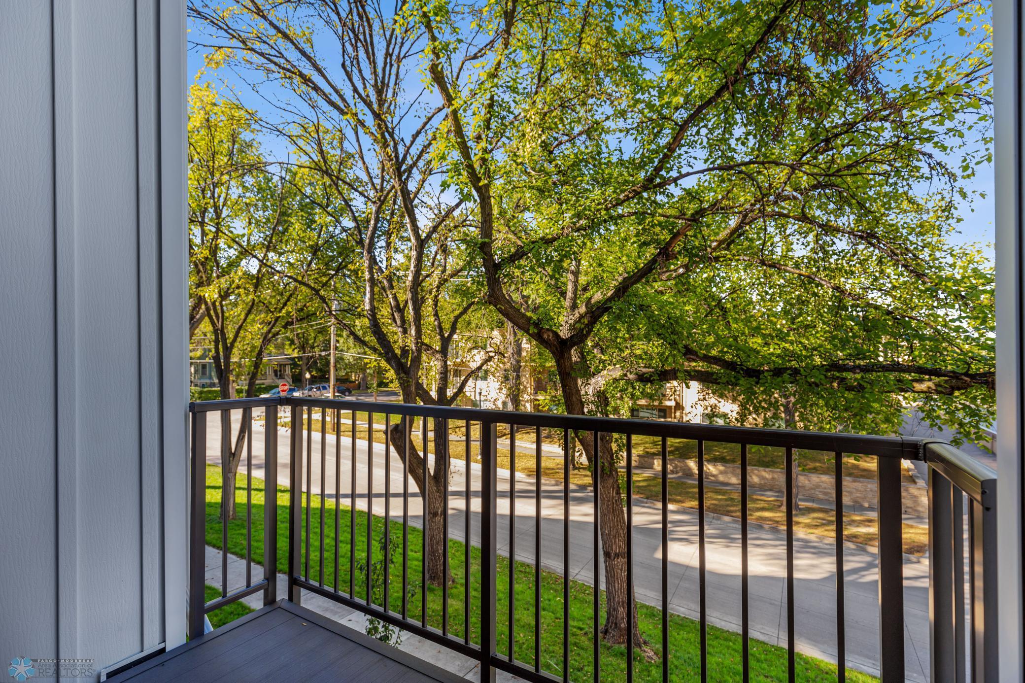 2023 townhouse for sale at 502 8th Street S, Unit 1 in Fargo, ND — 3 bed, 4 bath (photo 7 of 50)