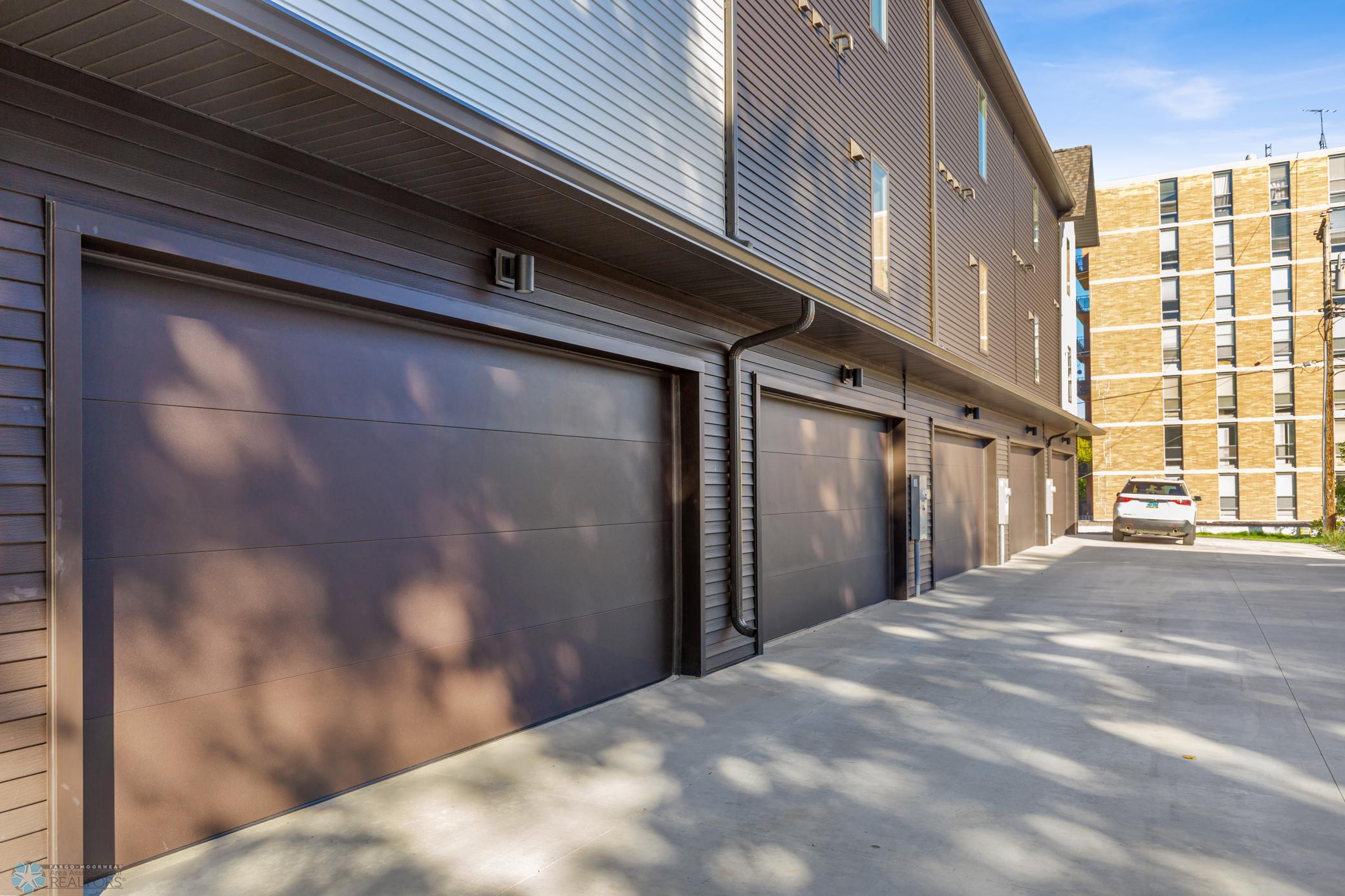 2023 townhouse for sale at 502 8th Street S, Unit 1 in Fargo, ND — 3 bed, 4 bath (photo 10 of 50)