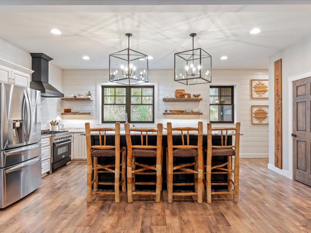 2020 single family home for sale at 33314 Island Lake Trail in Pequot Lakes, MN — 4 bed, 4 bath (photo 15 of 54)