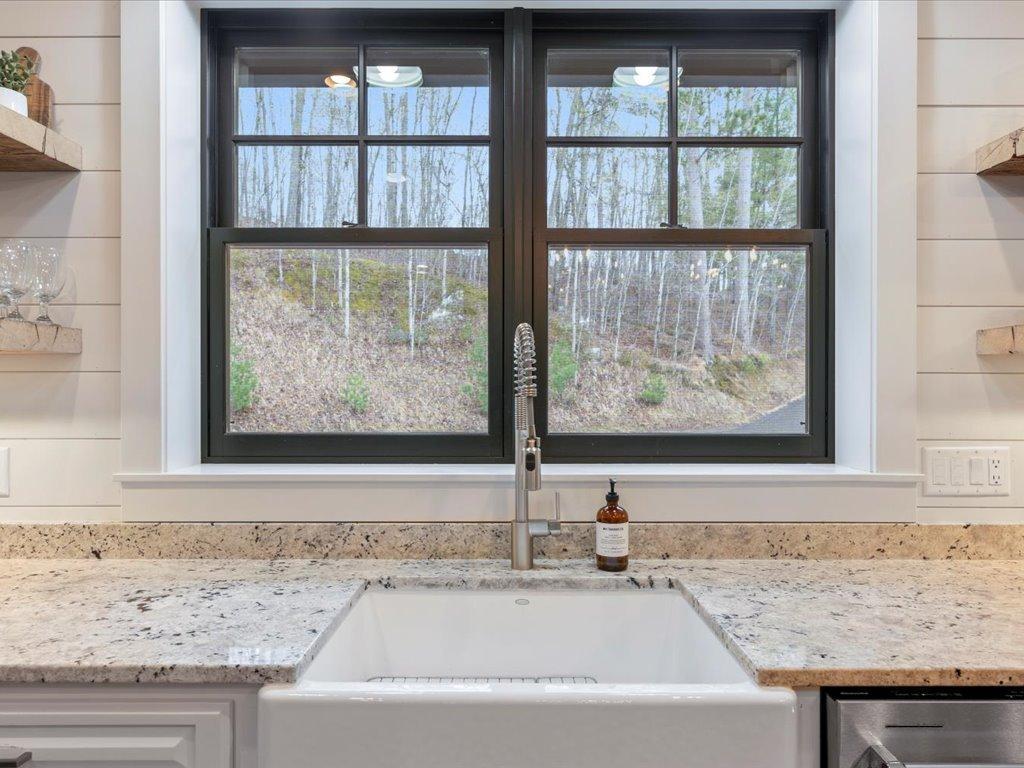 2020 single family home for sale at 33314 Island Lake Trail in Pequot Lakes, MN — 4 bed, 4 bath (photo 17 of 54)