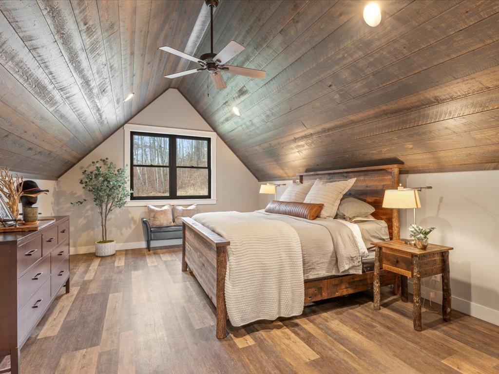 2020 single family home for sale at 33314 Island Lake Trail in Pequot Lakes, MN — 4 bed, 4 bath (photo 23 of 54)