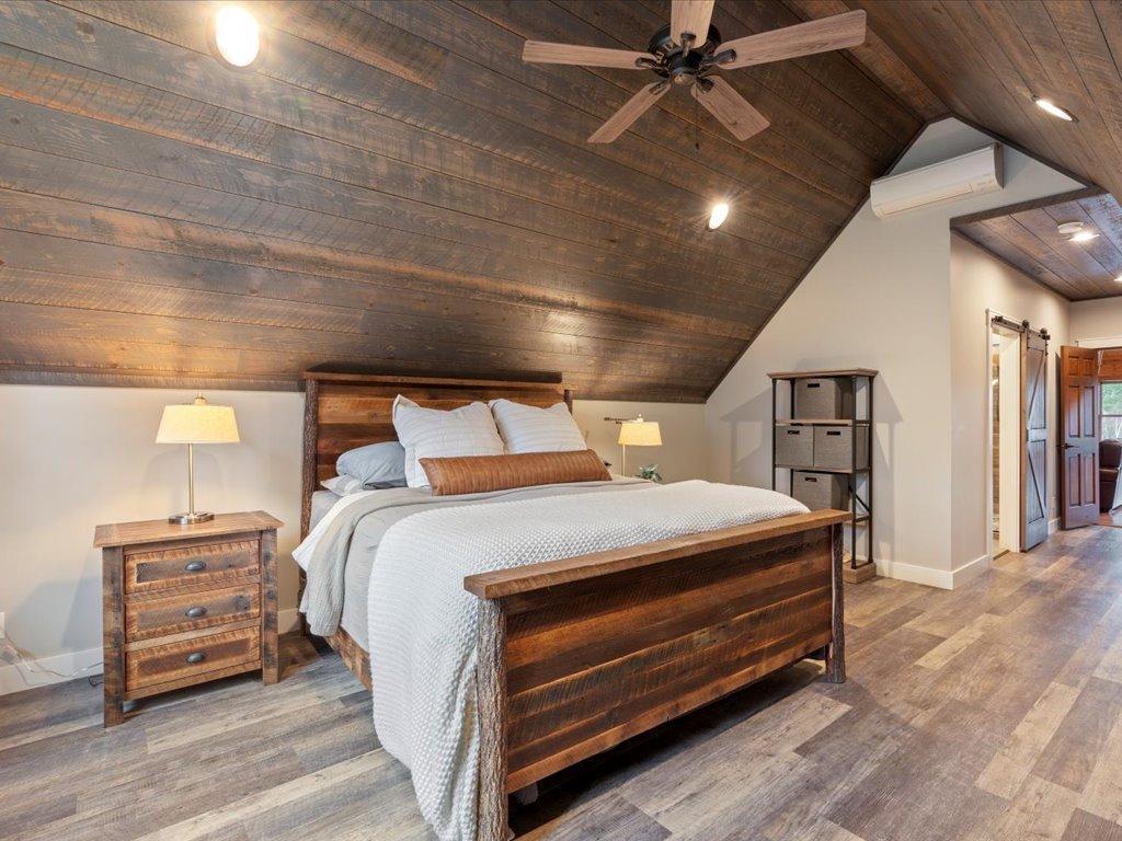 2020 single family home for sale at 33314 Island Lake Trail in Pequot Lakes, MN — 4 bed, 4 bath (photo 24 of 54)