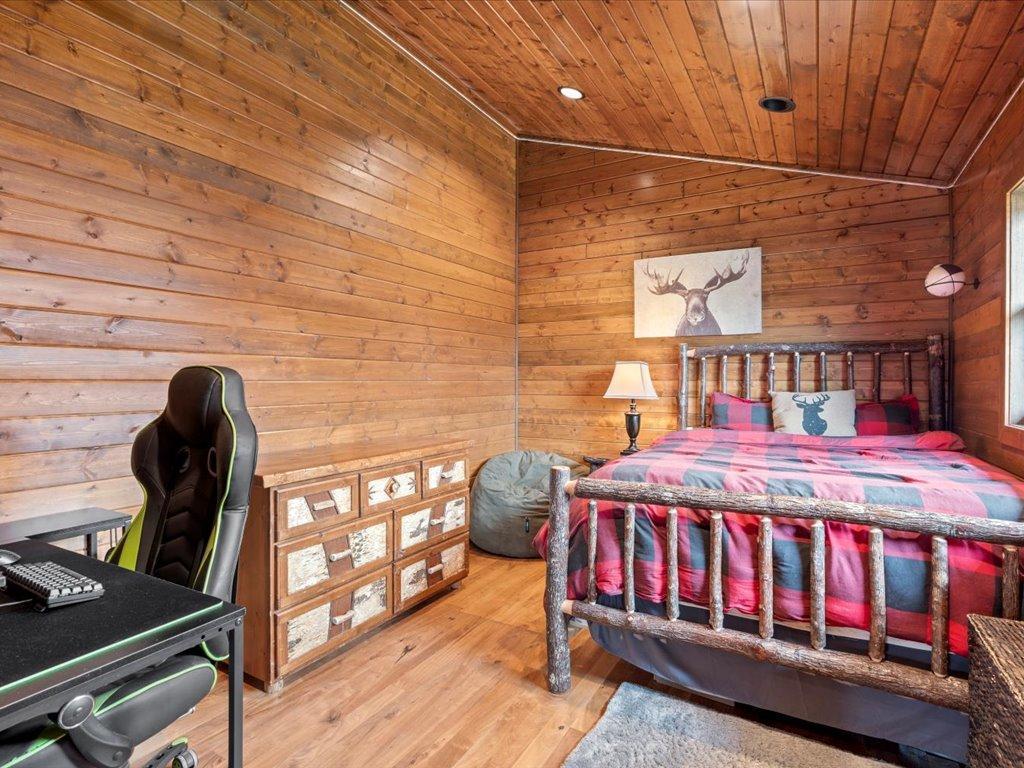 2020 single family home for sale at 33314 Island Lake Trail in Pequot Lakes, MN — 4 bed, 4 bath (photo 27 of 54)