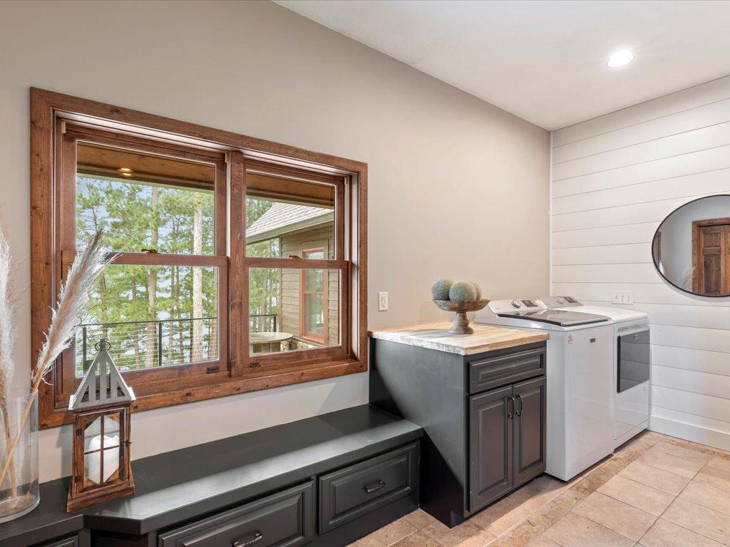 2020 single family home for sale at 33314 Island Lake Trail in Pequot Lakes, MN — 4 bed, 4 bath (photo 30 of 54)
