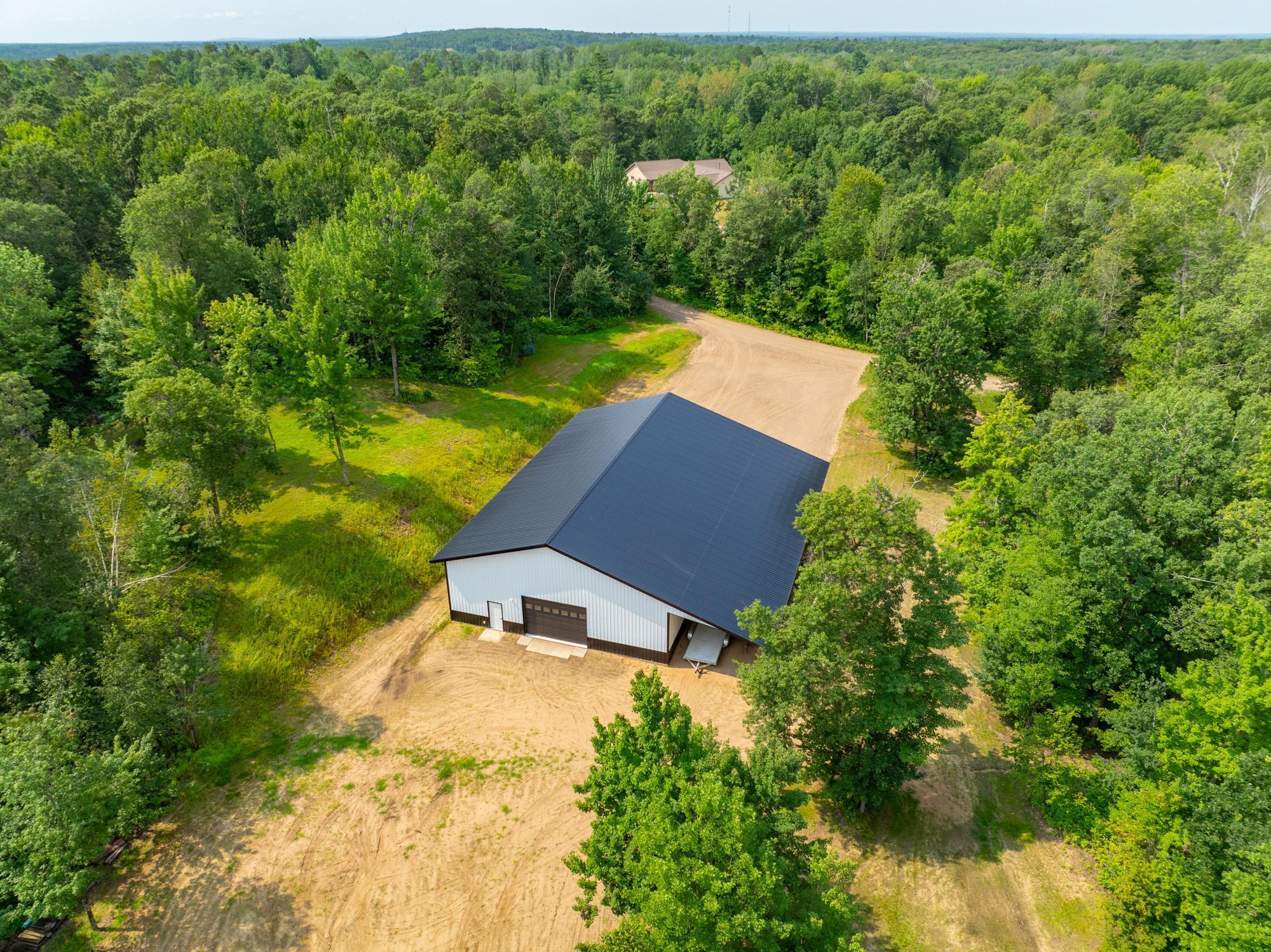 2020 single family home for sale at 33314 Island Lake Trail in Pequot Lakes, MN — 4 bed, 4 bath (photo 48 of 54)