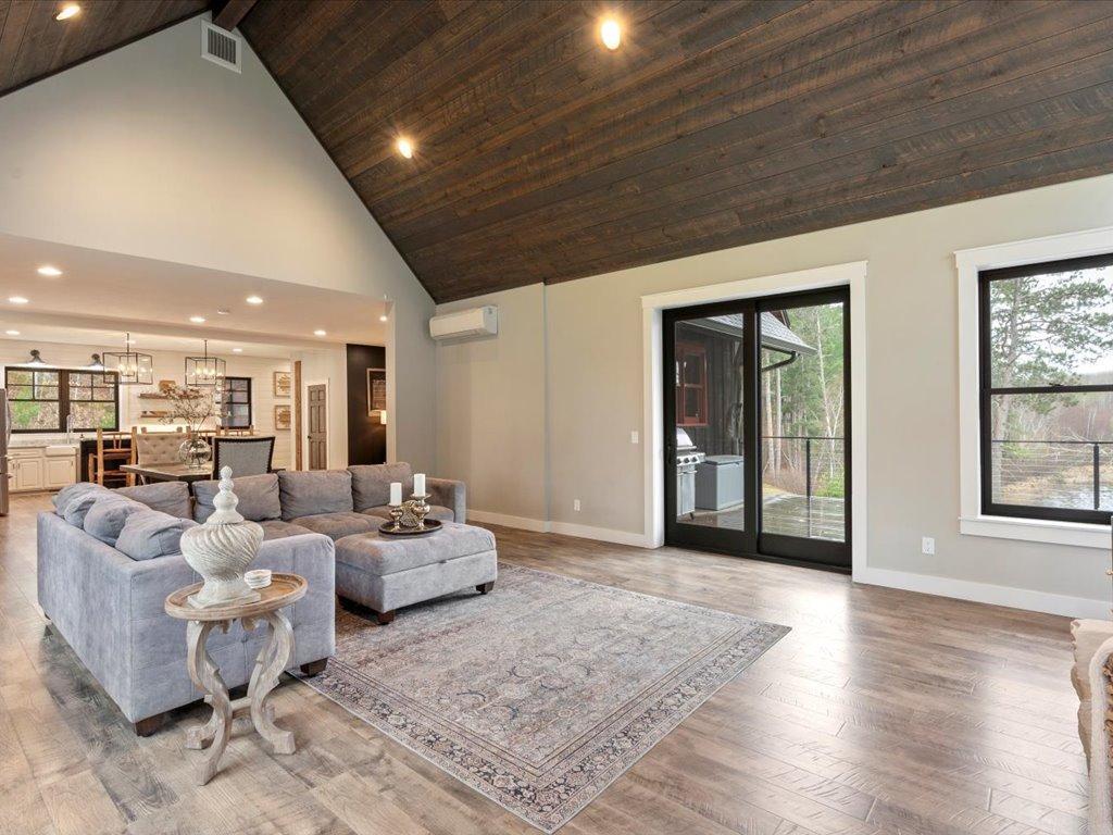 2020 single family home for sale at 33314 Island Lake Trail in Pequot Lakes, MN — 4 bed, 4 bath (photo 10 of 54)