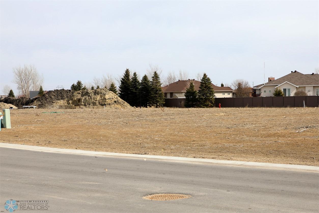land for sale at 1747 Magnolia Court in Wahpeton, ND (photo 4 of 5)