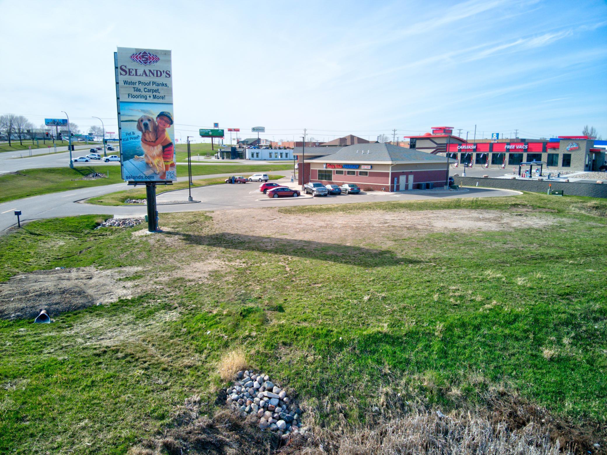 land for sale at 1464 W Lincoln Avenue in Fergus Falls, MN