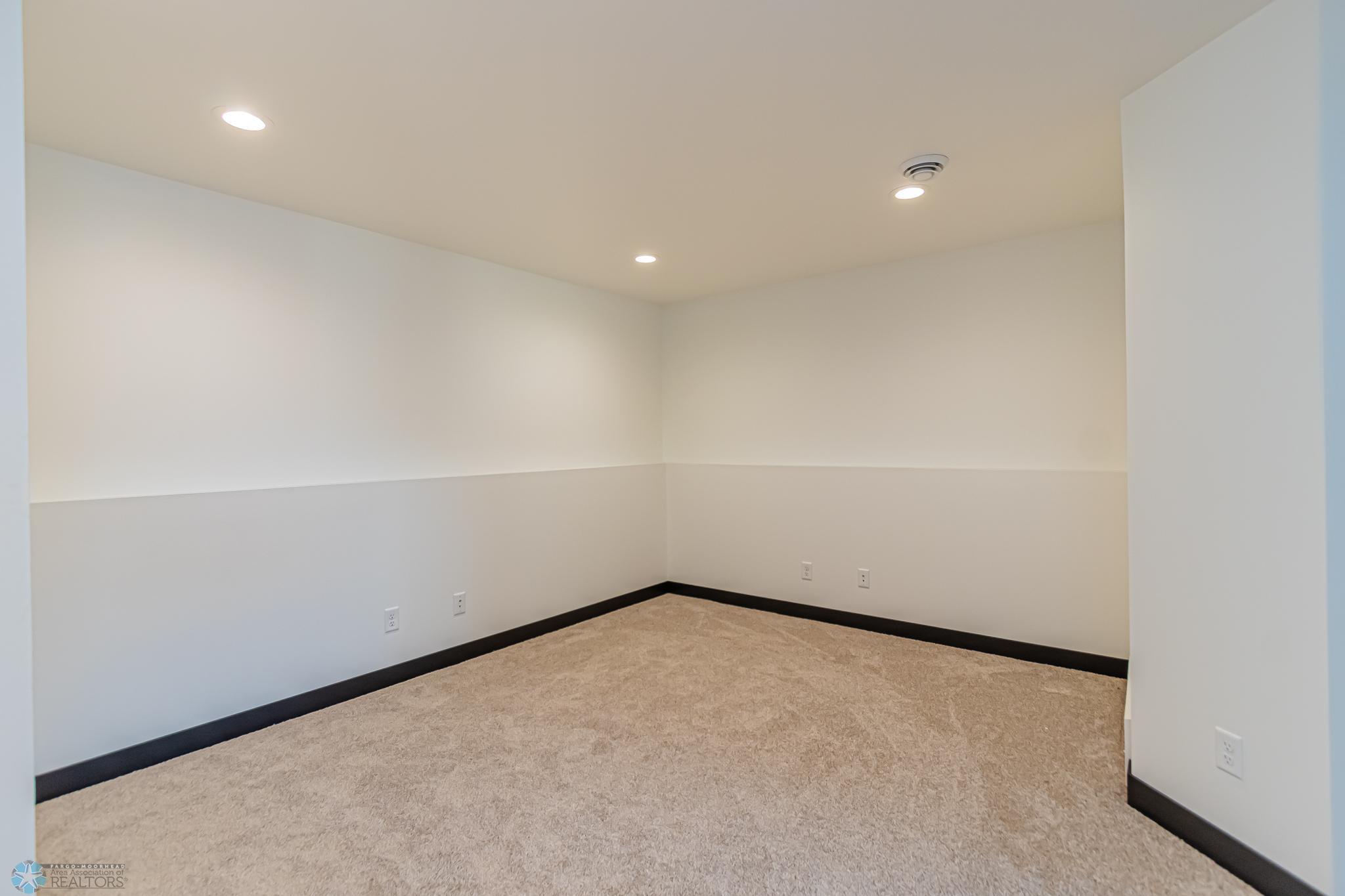2025 single family home for sale at 700 9th Street NW in Frazee, MN — 4 bed, 3 bath (photo 16 of 36)