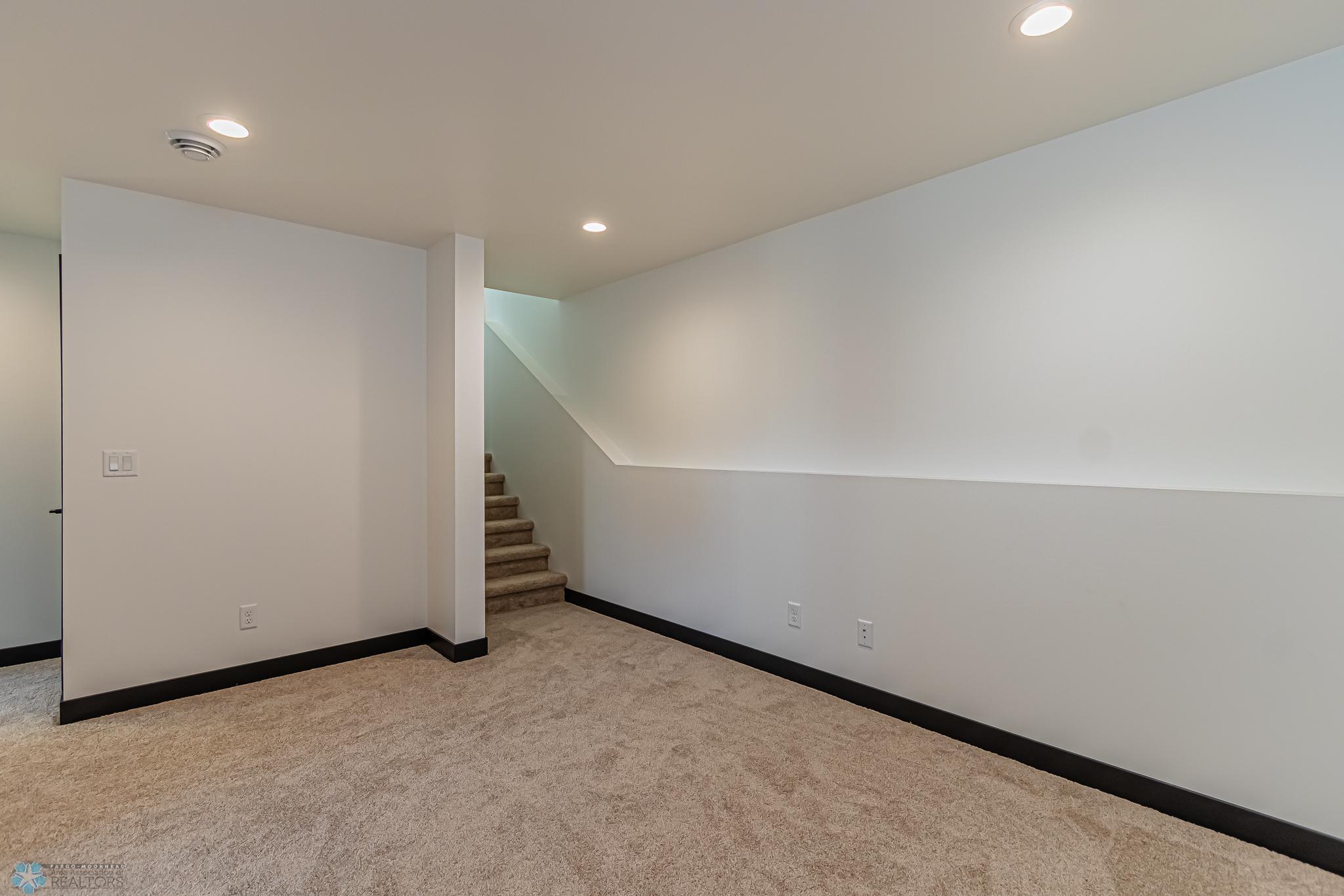2025 single family home for sale at 700 9th Street NW in Frazee, MN — 4 bed, 3 bath (photo 17 of 36)
