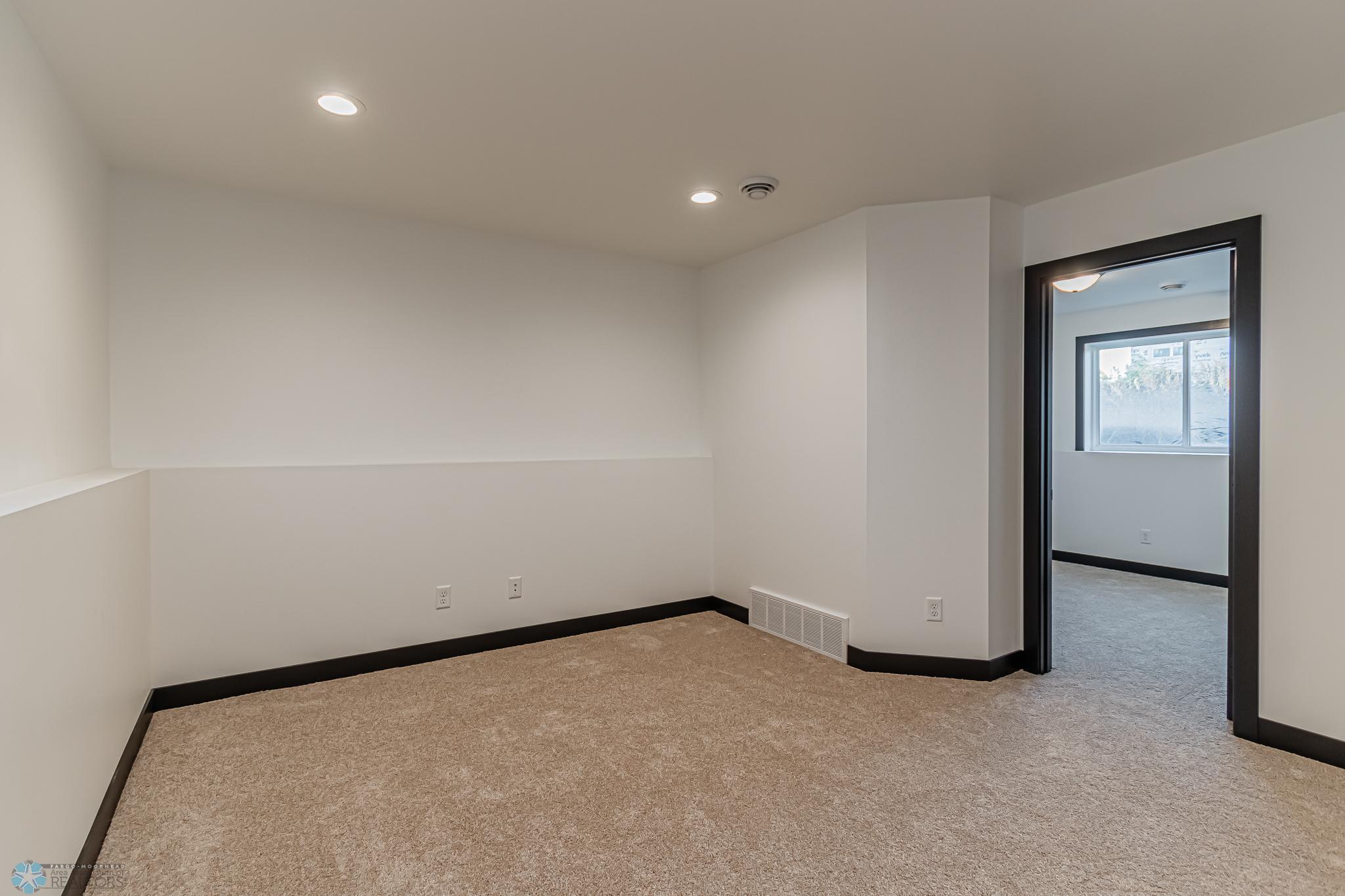 2025 single family home for sale at 700 9th Street NW in Frazee, MN — 4 bed, 3 bath (photo 18 of 36)