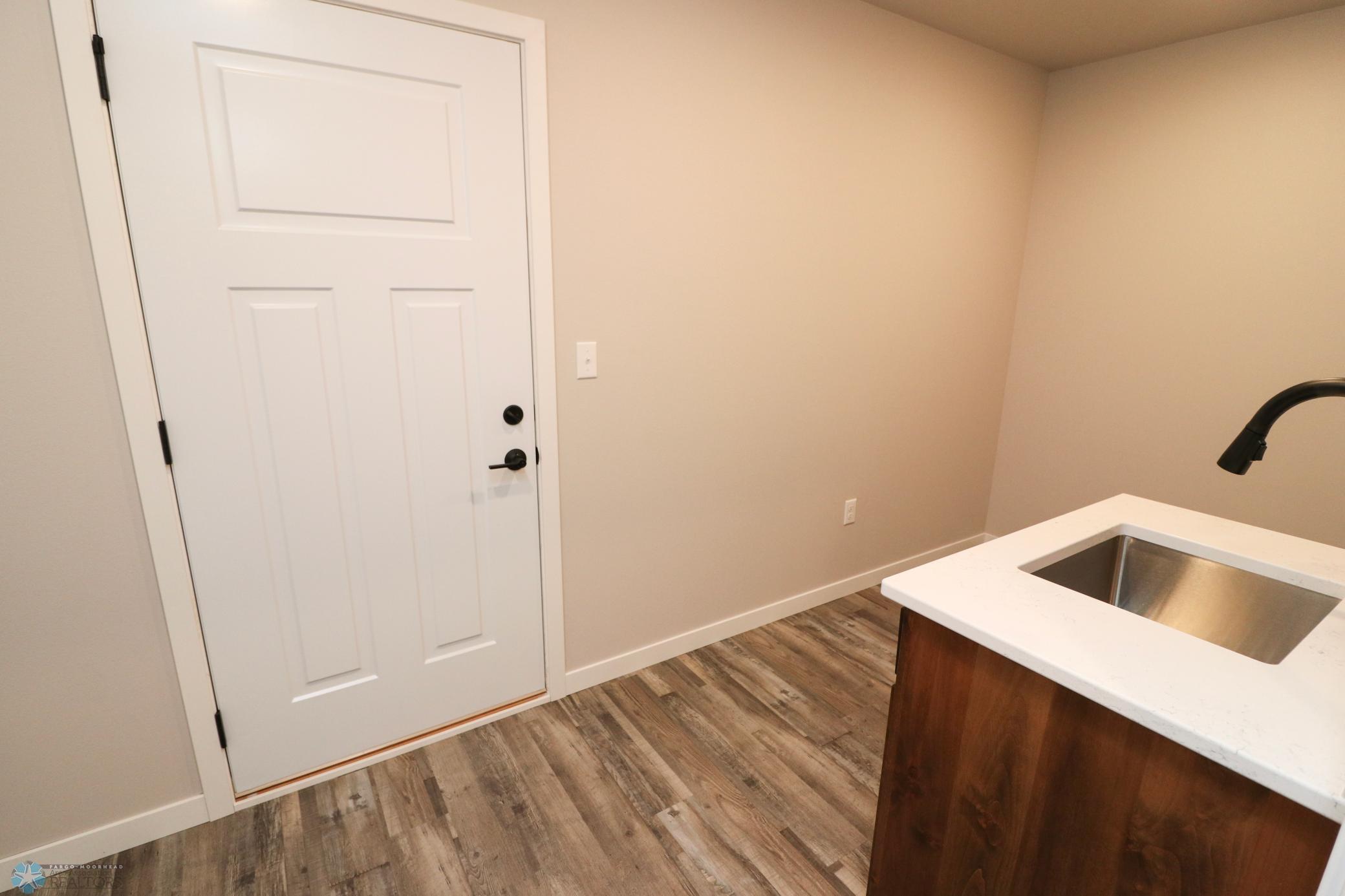 2023 twin home for sale at 1394 Prairie Lane in Wahpeton, ND — 2 bed, 2 bath (photo 13 of 20)