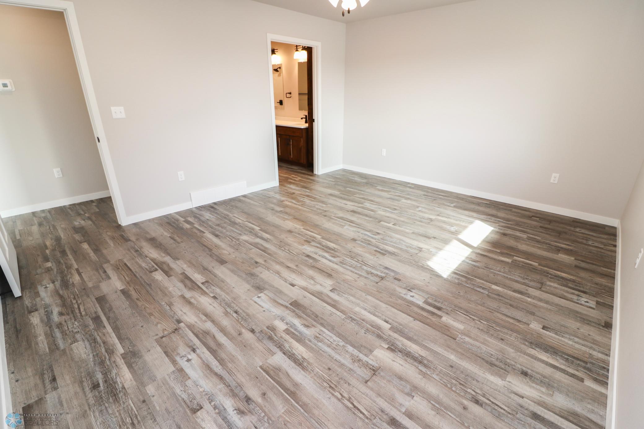 2023 twin home for sale at 1394 Prairie Lane in Wahpeton, ND — 2 bed, 2 bath (photo 15 of 20)