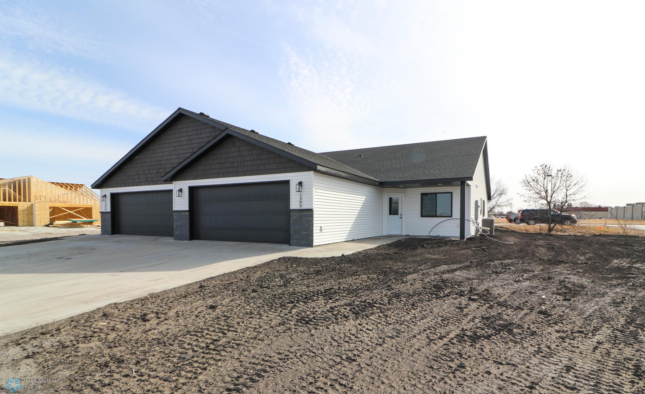2023 twin home for sale at 1392 Prairie Lane in Wahpeton, ND — 2 bed, 2 bath (photo 20 of 21)
