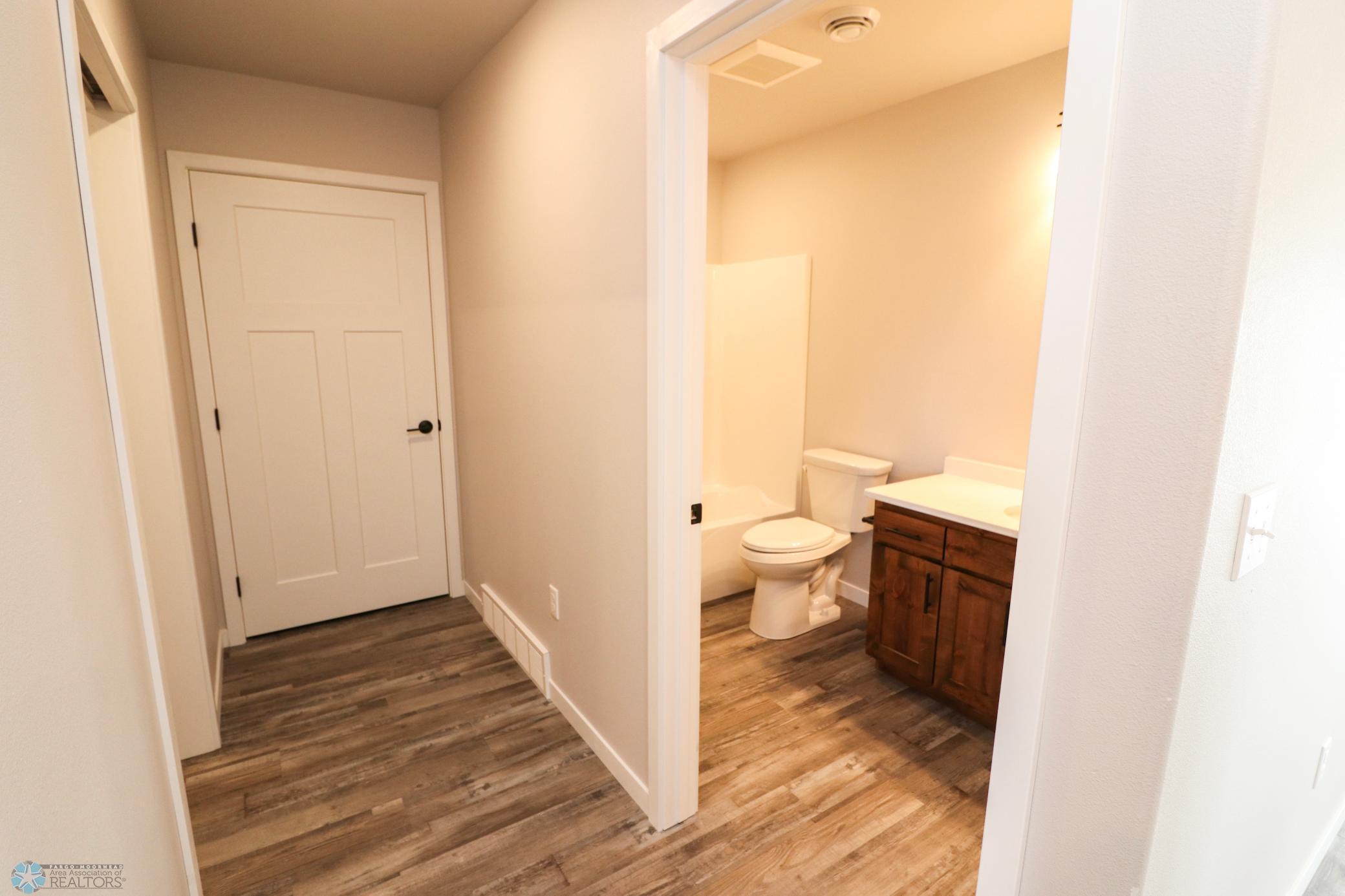 2024 twin home for sale at 1404 Prairie Lane in Wahpeton, ND — 2 bed, 2 bath (photo 7 of 21)