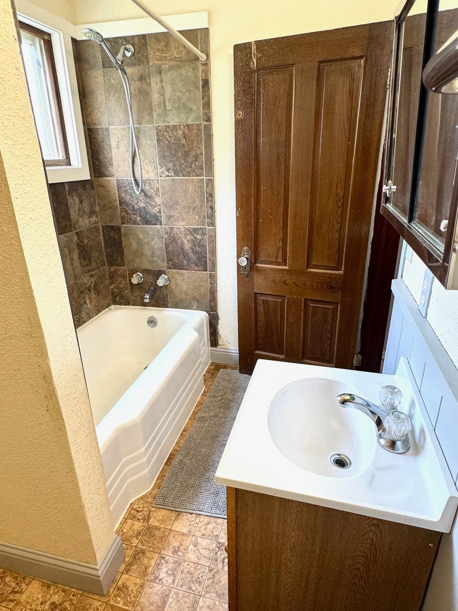 1900 single family home for sale at 401 S Main Street in Badger, MN — 3 bed, 2 bath (photo 12 of 19)
