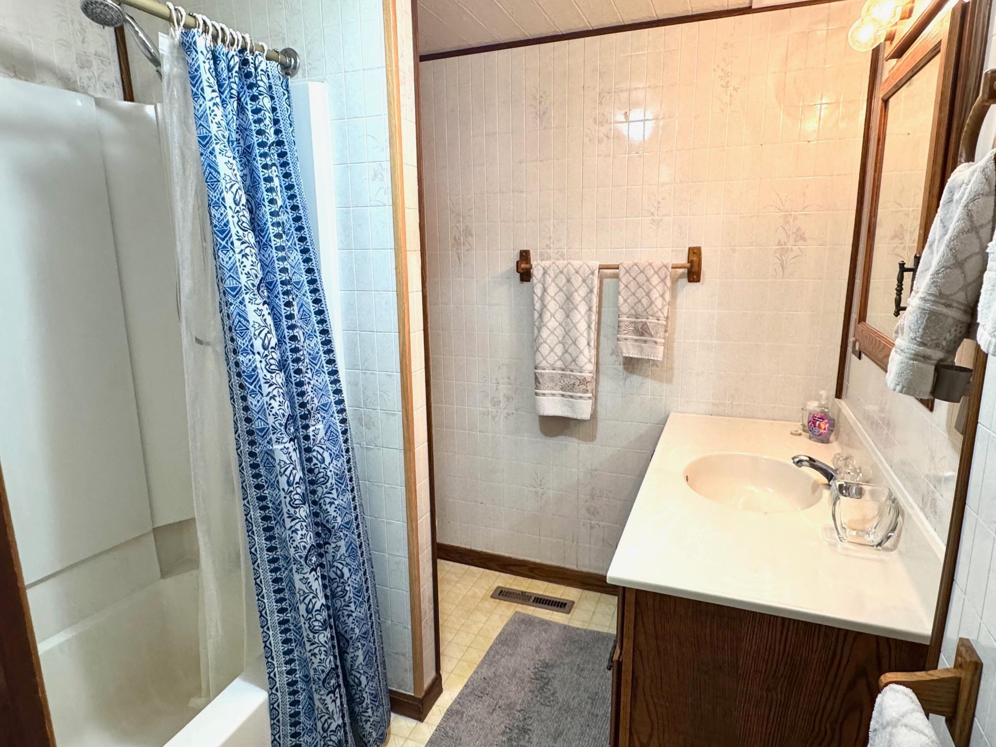 1900 single family home for sale at 401 S Main Street in Badger, MN — 3 bed, 2 bath (photo 14 of 19)