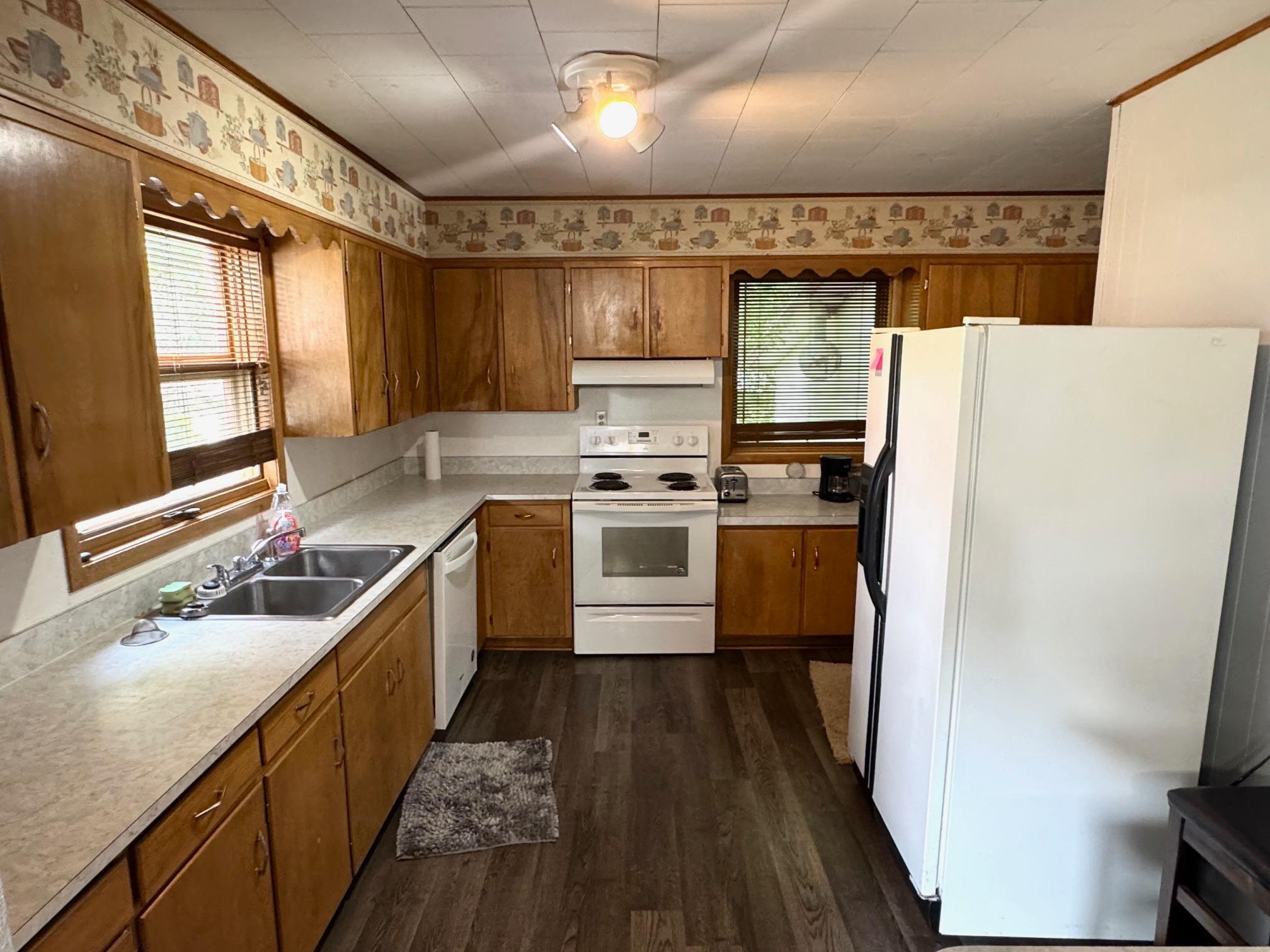 1900 single family home for sale at 401 S Main Street in Badger, MN — 3 bed, 2 bath (photo 7 of 19)