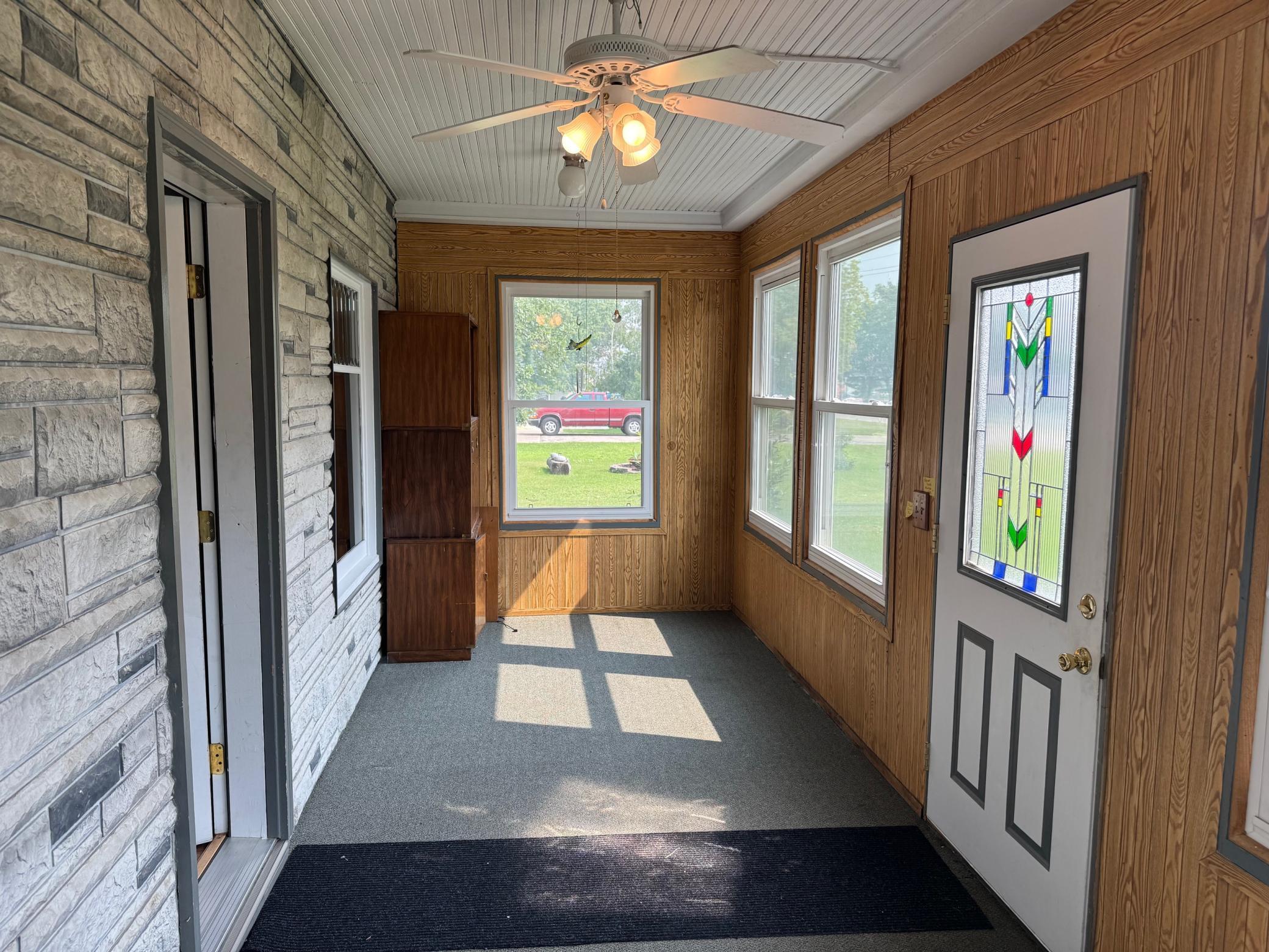 1900 single family home for sale at 401 S Main Street in Badger, MN — 3 bed, 2 bath (photo 10 of 19)
