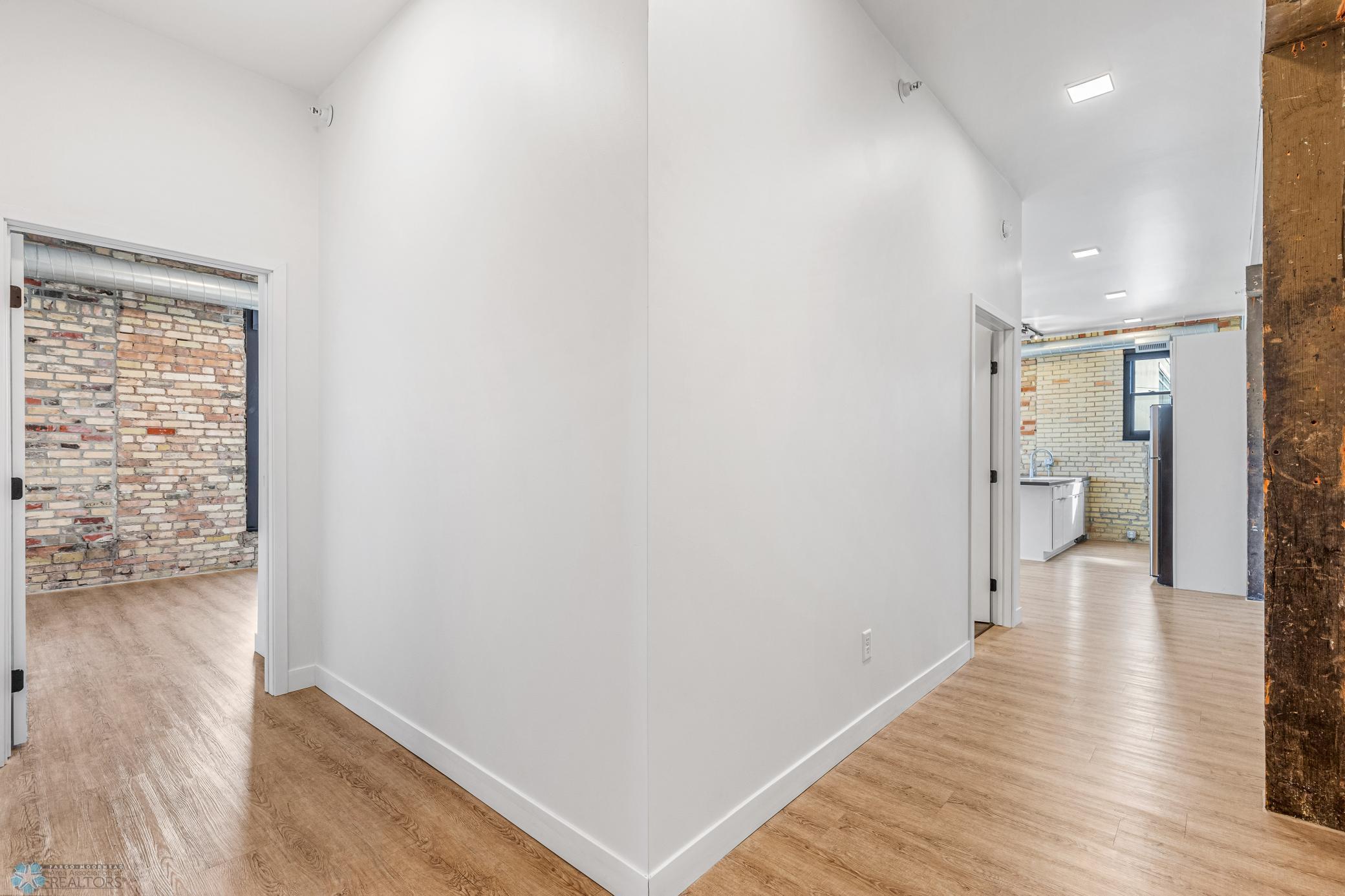 1911 condo for sale at 117 Broadway N, Unit 308 in Fargo, ND — 3 bed, 2 bath (photo 13 of 61)