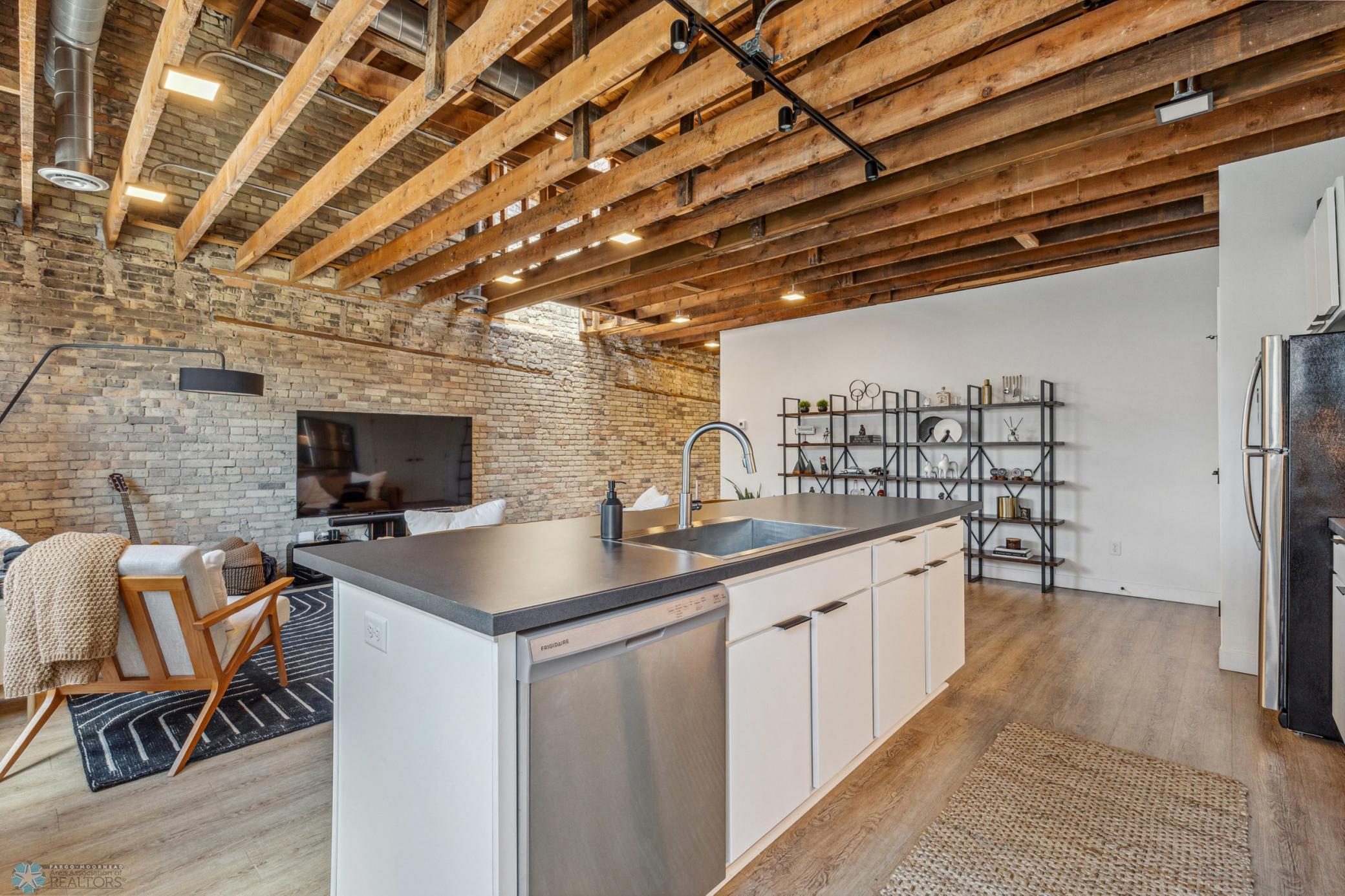1911 condo for sale at 117 Broadway N, Unit 303 in Fargo, ND — 2 bed, 2 bath (photo 13 of 61)