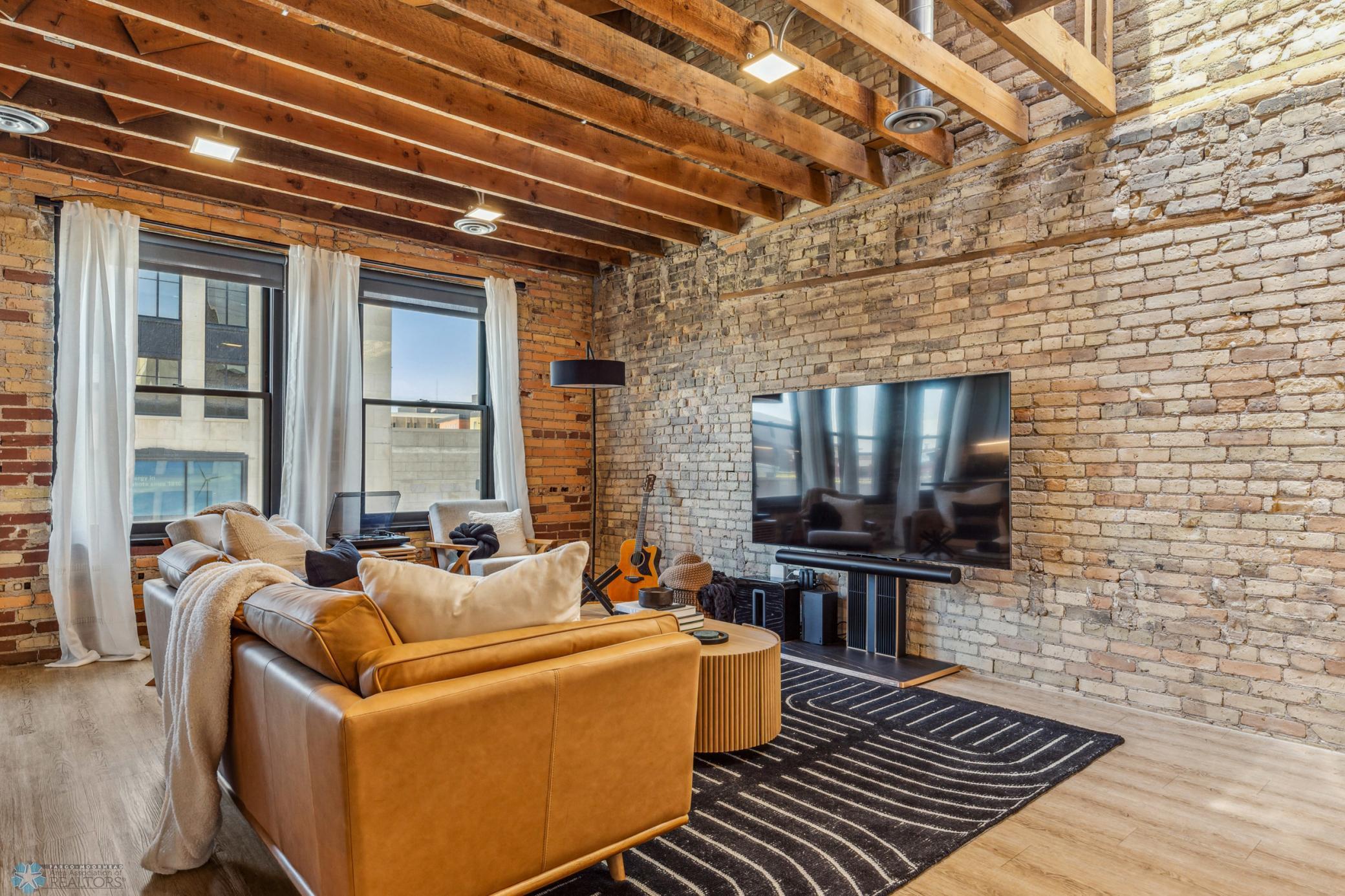 1911 condo for sale at 117 Broadway N, Unit 303 in Fargo, ND — 2 bed, 2 bath (photo 5 of 61)