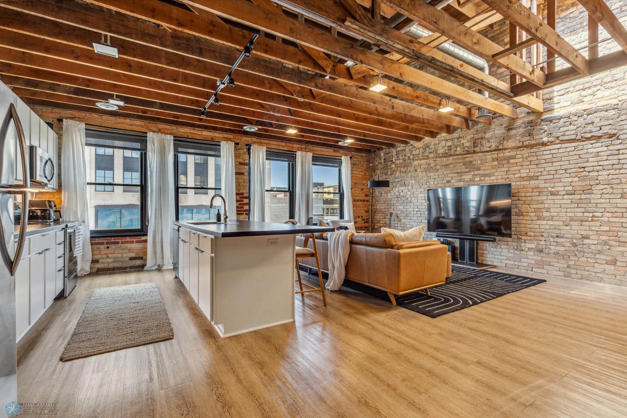 1911 condo for sale at 117 Broadway N, Unit 303 in Fargo, ND — 2 bed, 2 bath (photo 7 of 61)