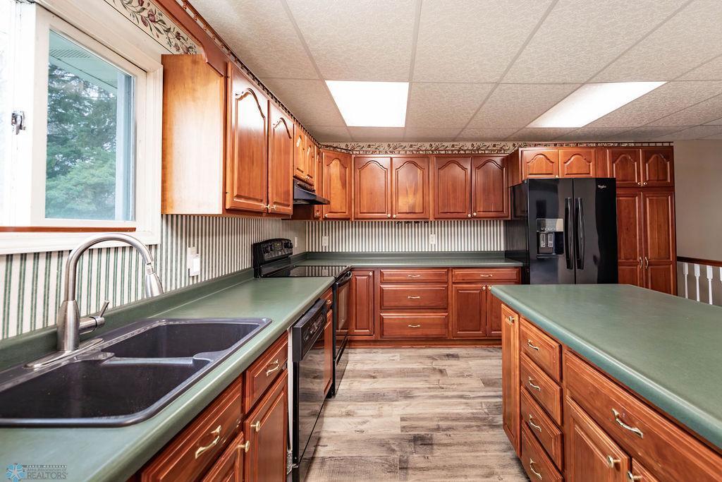 303 9th Avenue E, Lisbon ND 58054 - Photo 17 of 43