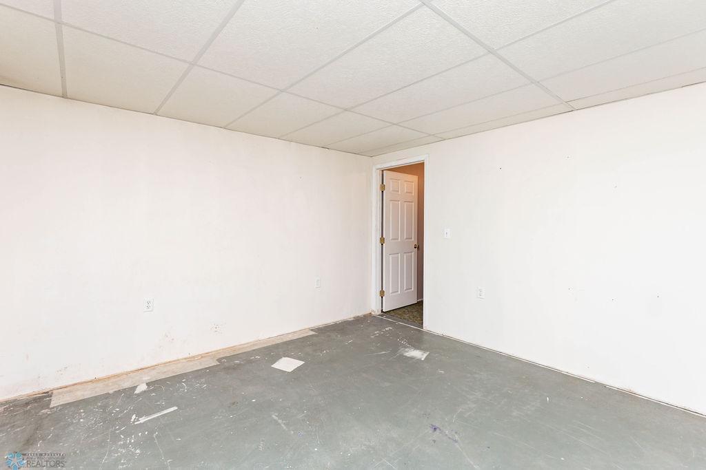 303 9th Avenue E, Lisbon ND 58054 - Photo 31 of 43