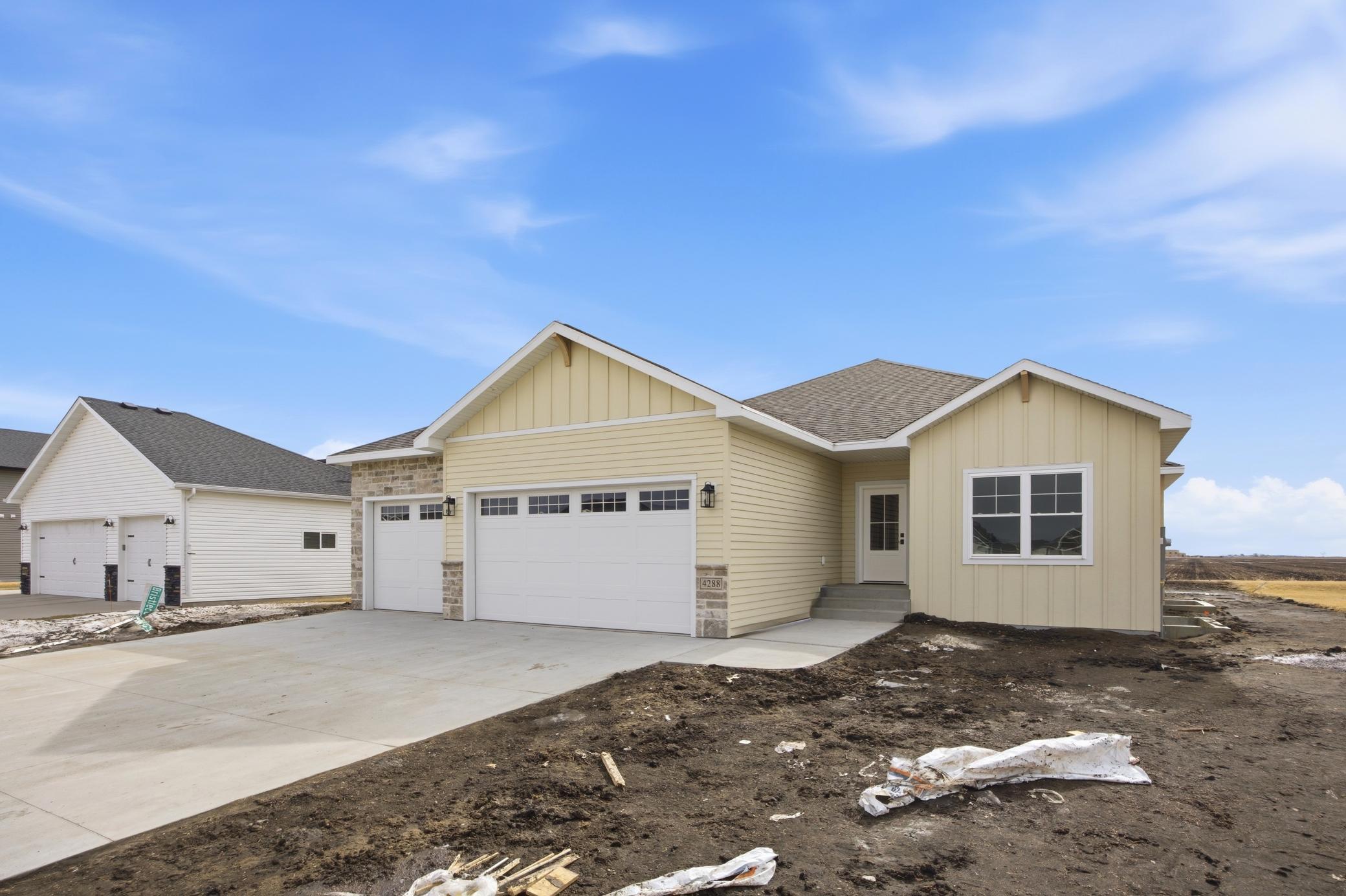 4288 Pine Parkway S, Fargo ND 58104 - Photo 2 of 33