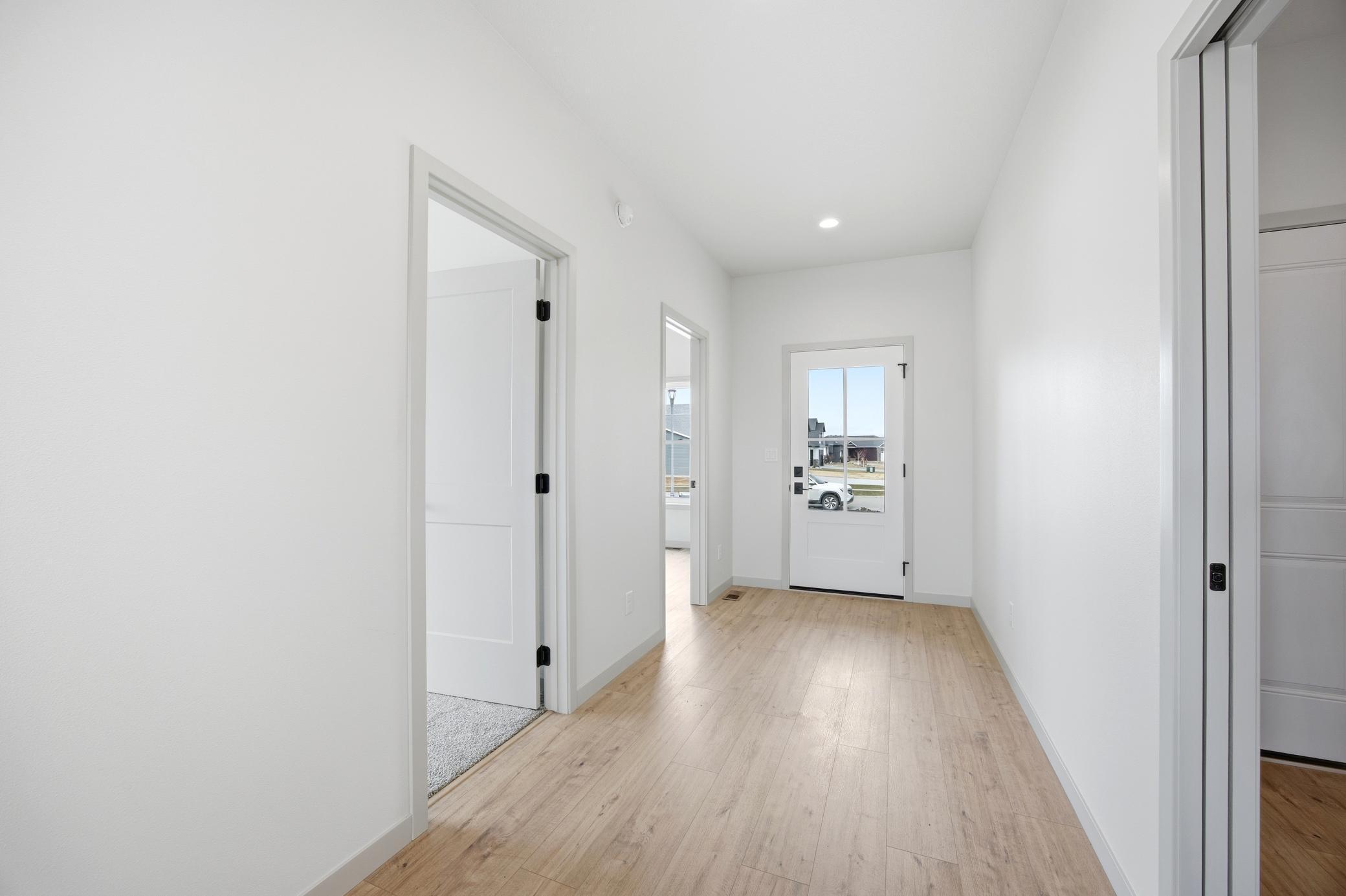 4288 Pine Parkway S, Fargo ND 58104 - Photo 8 of 33