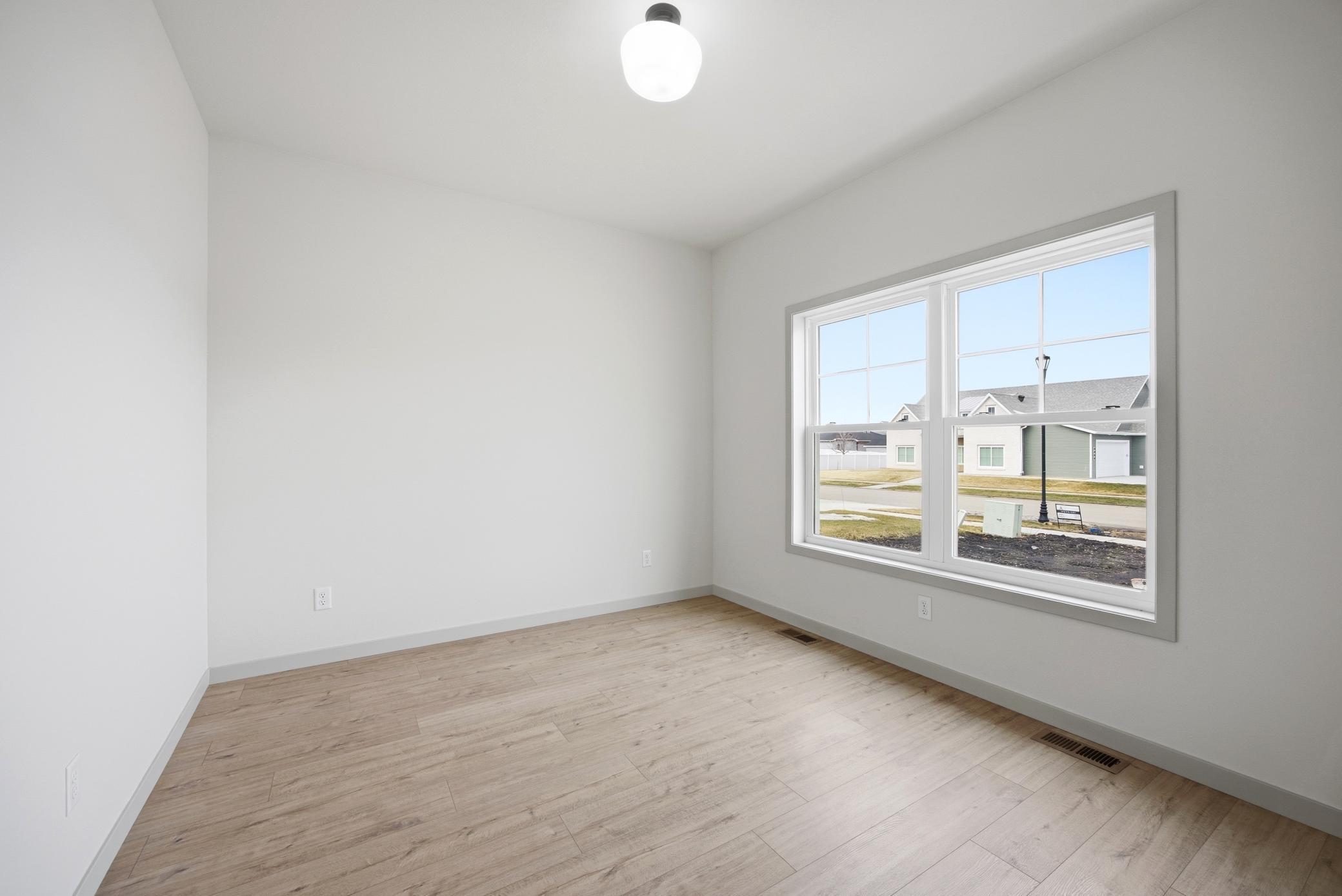 4288 Pine Parkway S, Fargo ND 58104 - Photo 22 of 33