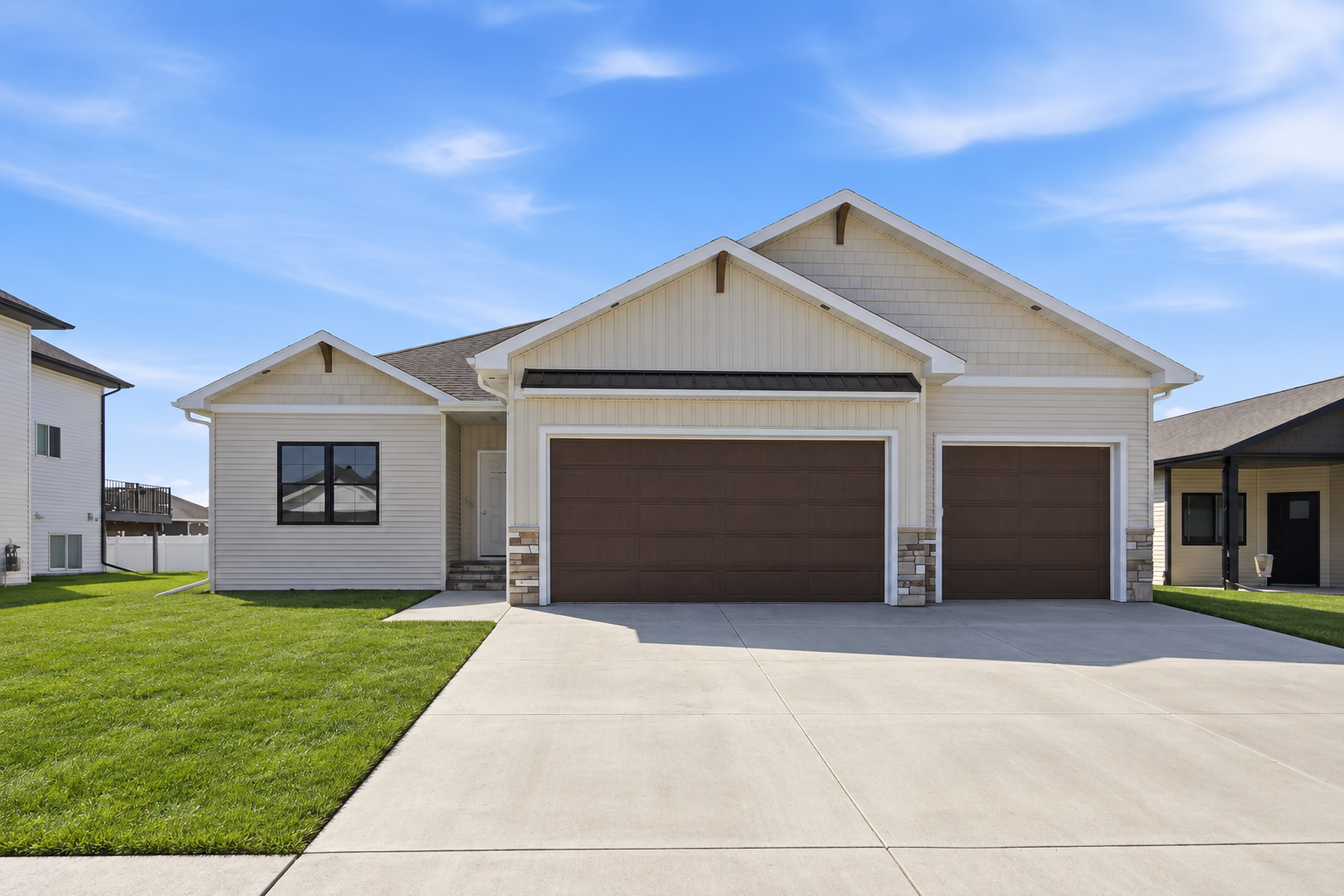 2026 single family home for sale at 5868 Ellis Drive W in Horace, ND — 5 bed, 3 bath