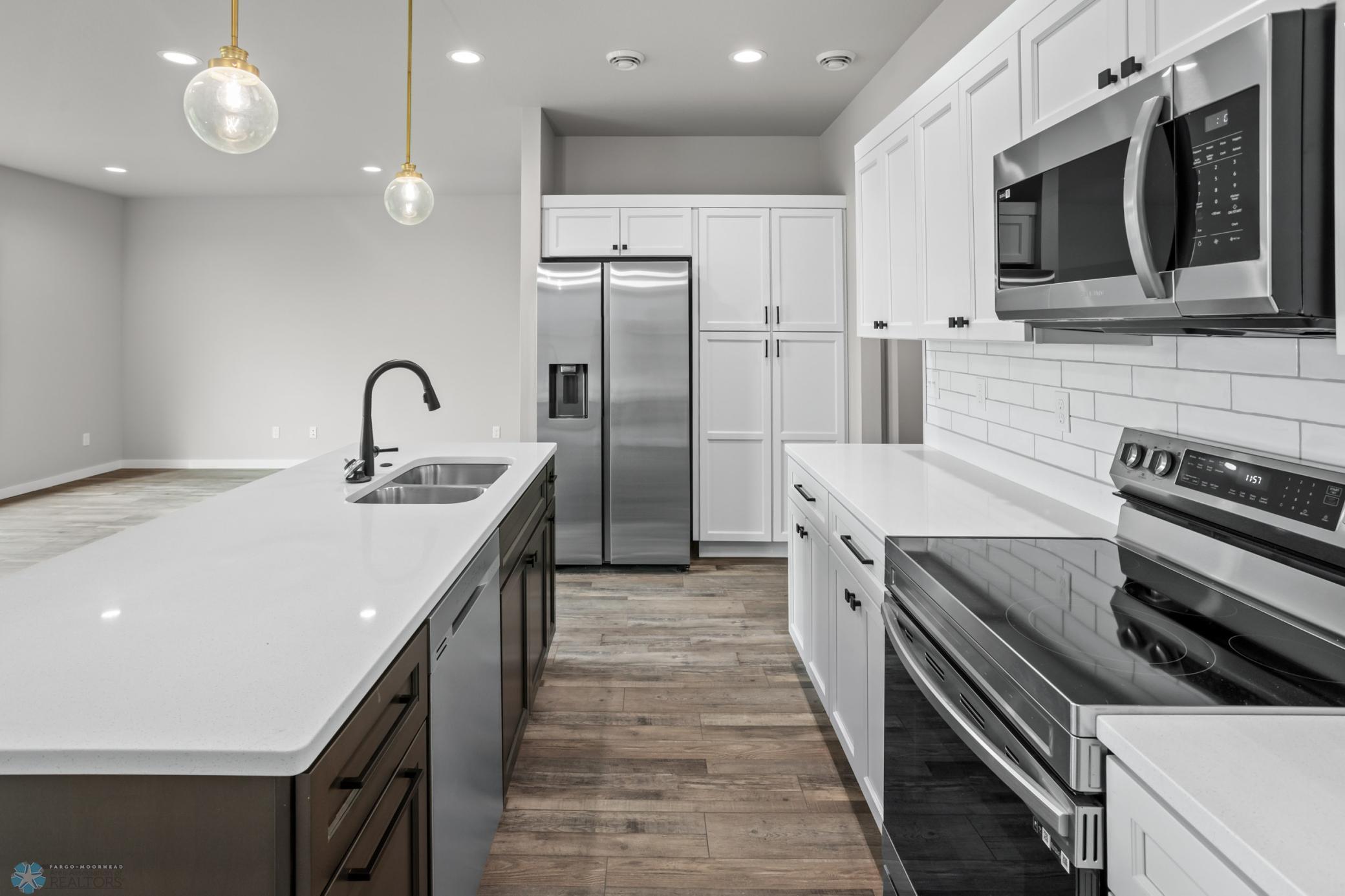 2023 single family home for sale at 202 NEUMAN Boulevard in Colfax, ND — 3 bed, 2 bath (photo 15 of 36)
