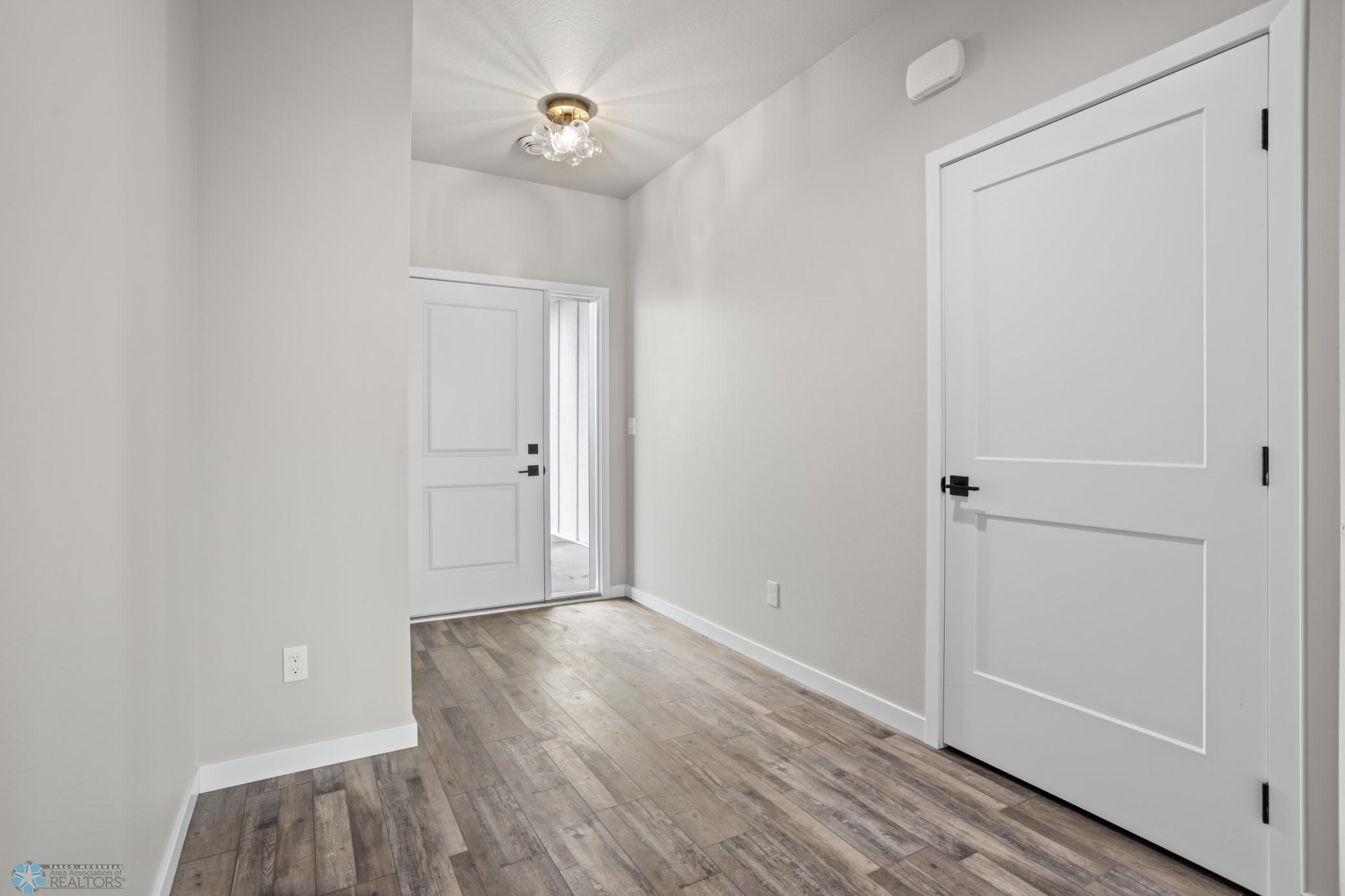2023 single family home for sale at 202 NEUMAN Boulevard in Colfax, ND — 3 bed, 2 bath (photo 3 of 36)