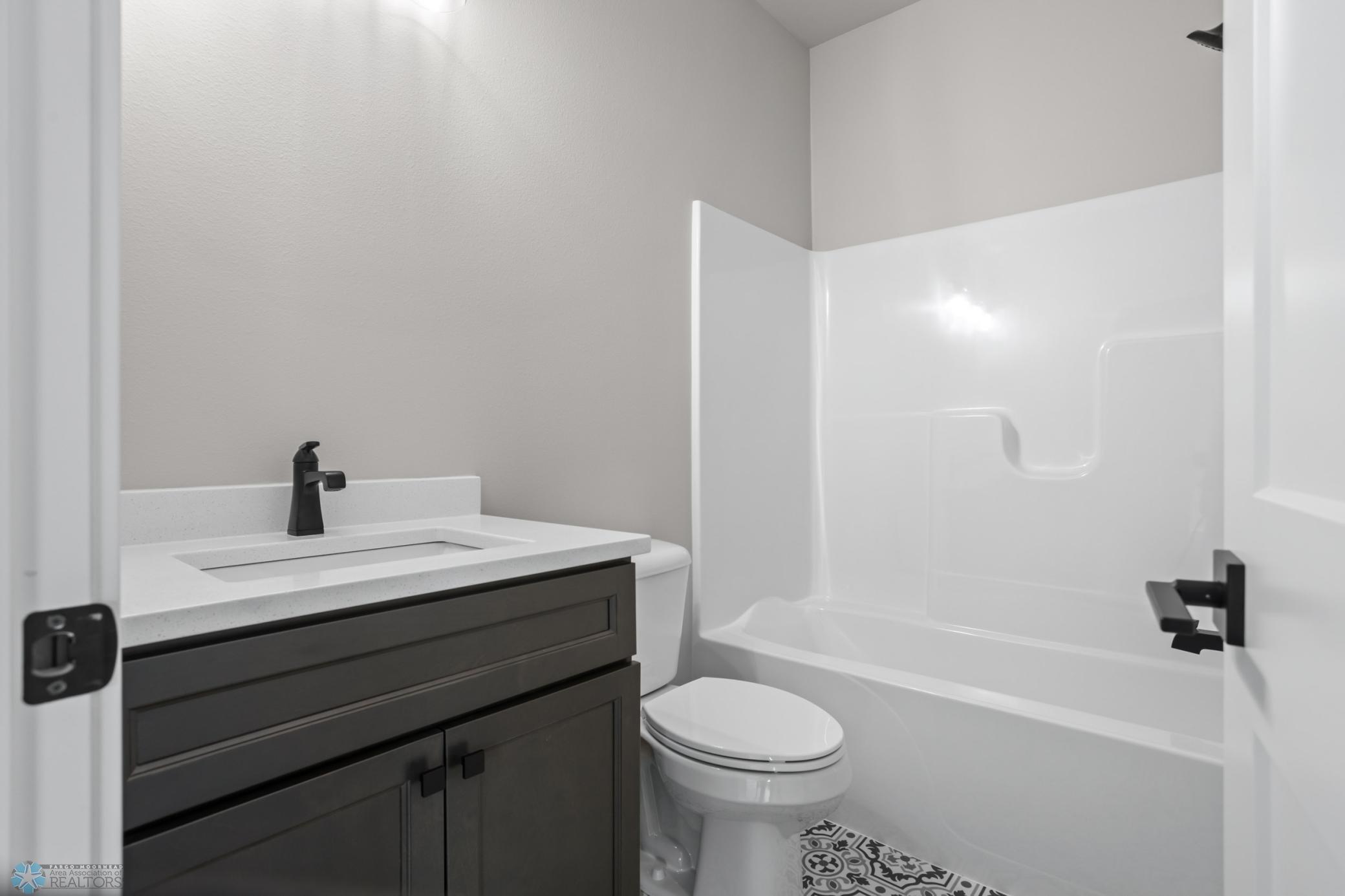 2023 single family home for sale at 202 NEUMAN Boulevard in Colfax, ND — 3 bed, 2 bath (photo 21 of 36)