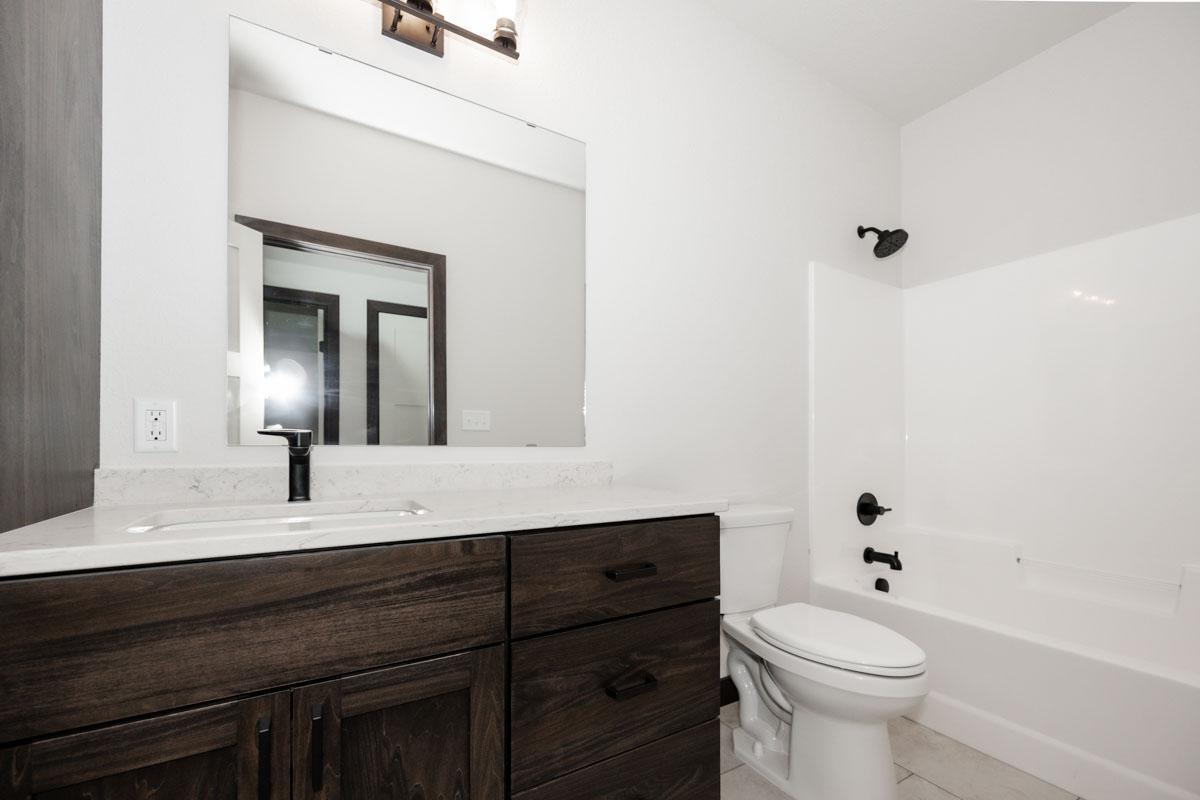 2024 single family home for sale at 656 Lake Forest Circle in Detroit Lakes, MN — 4 bed, 3 bath (photo 38 of 79)