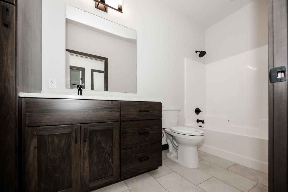 2024 single family home for sale at 656 Lake Forest Circle in Detroit Lakes, MN — 4 bed, 3 bath (photo 39 of 79)